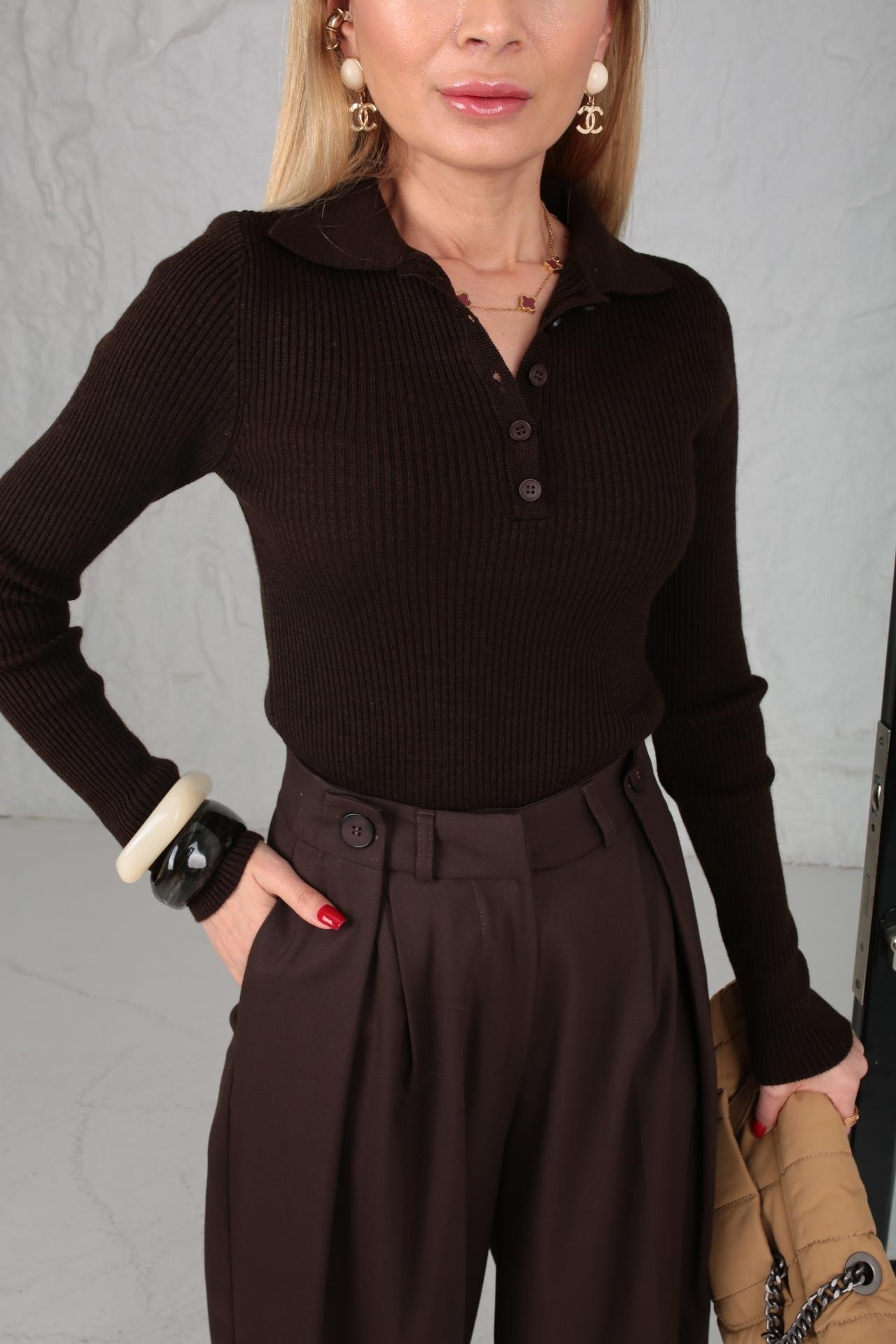 Polo Yaka Düğmeli Kahve Fitilli Kazak TRİKO VE KAZAK