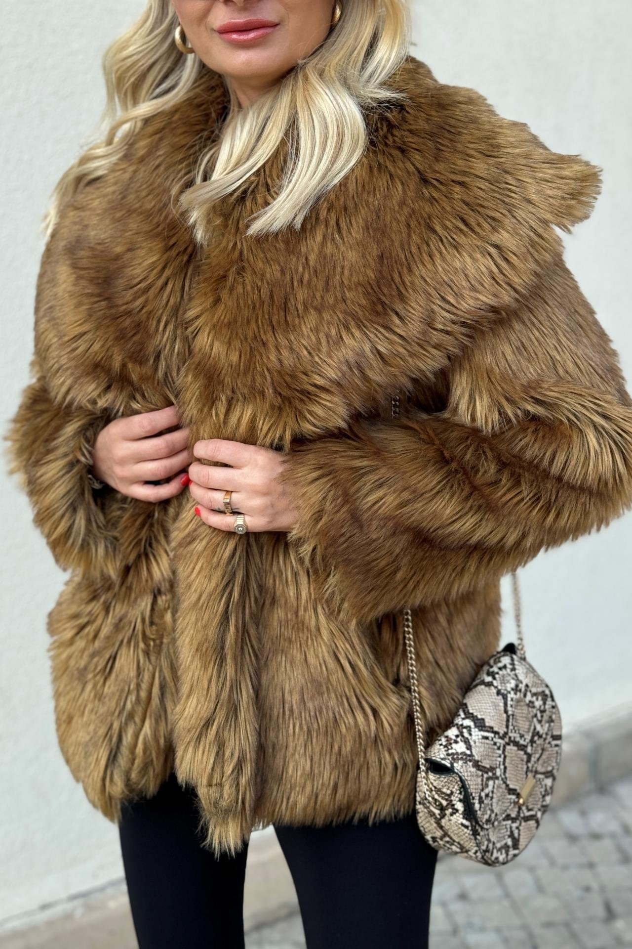 Şal Yaka Premium Kürk Kaban KABAN