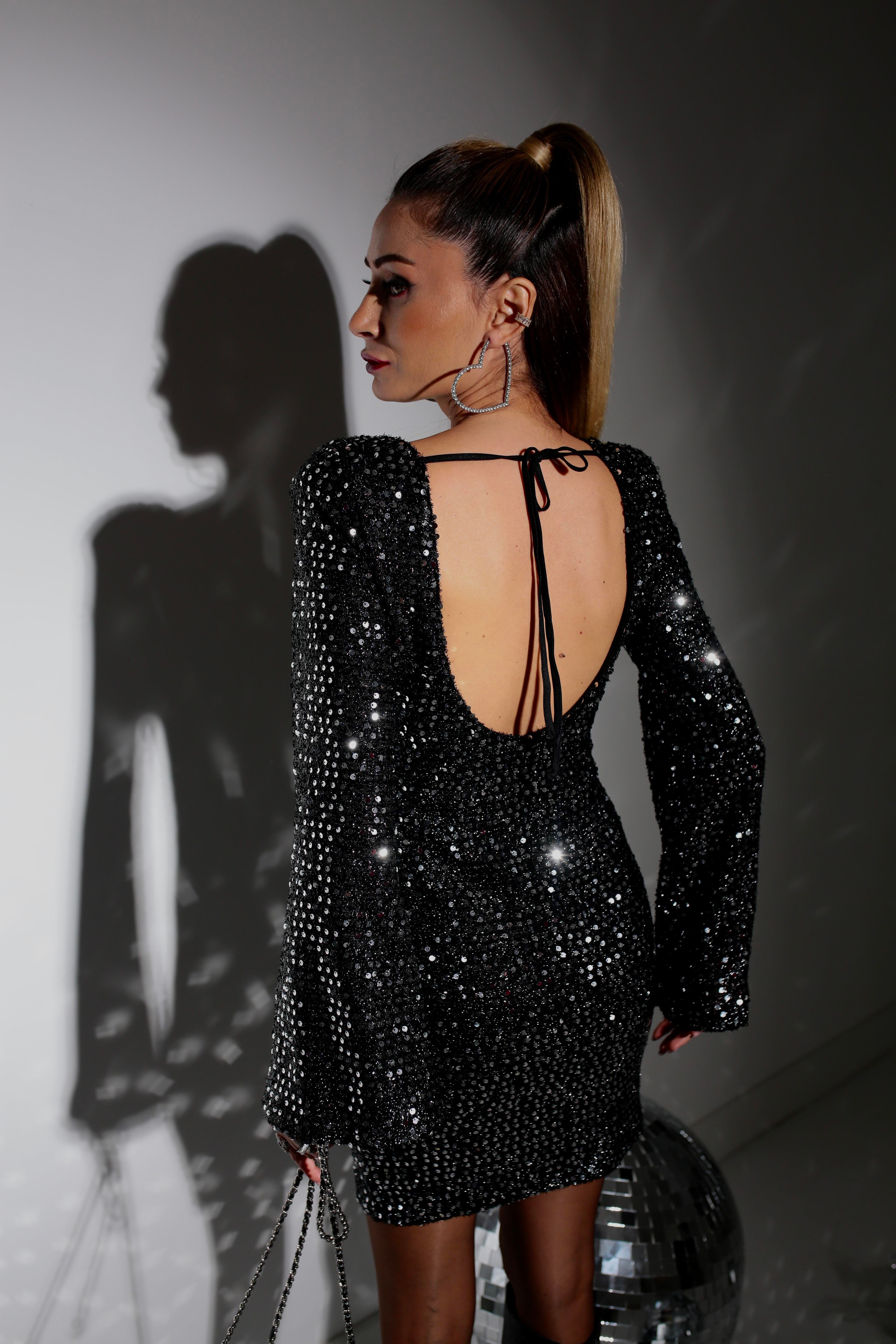 Sırt Dekolteli Silver Payetli Kısa Elbise ELBİSE