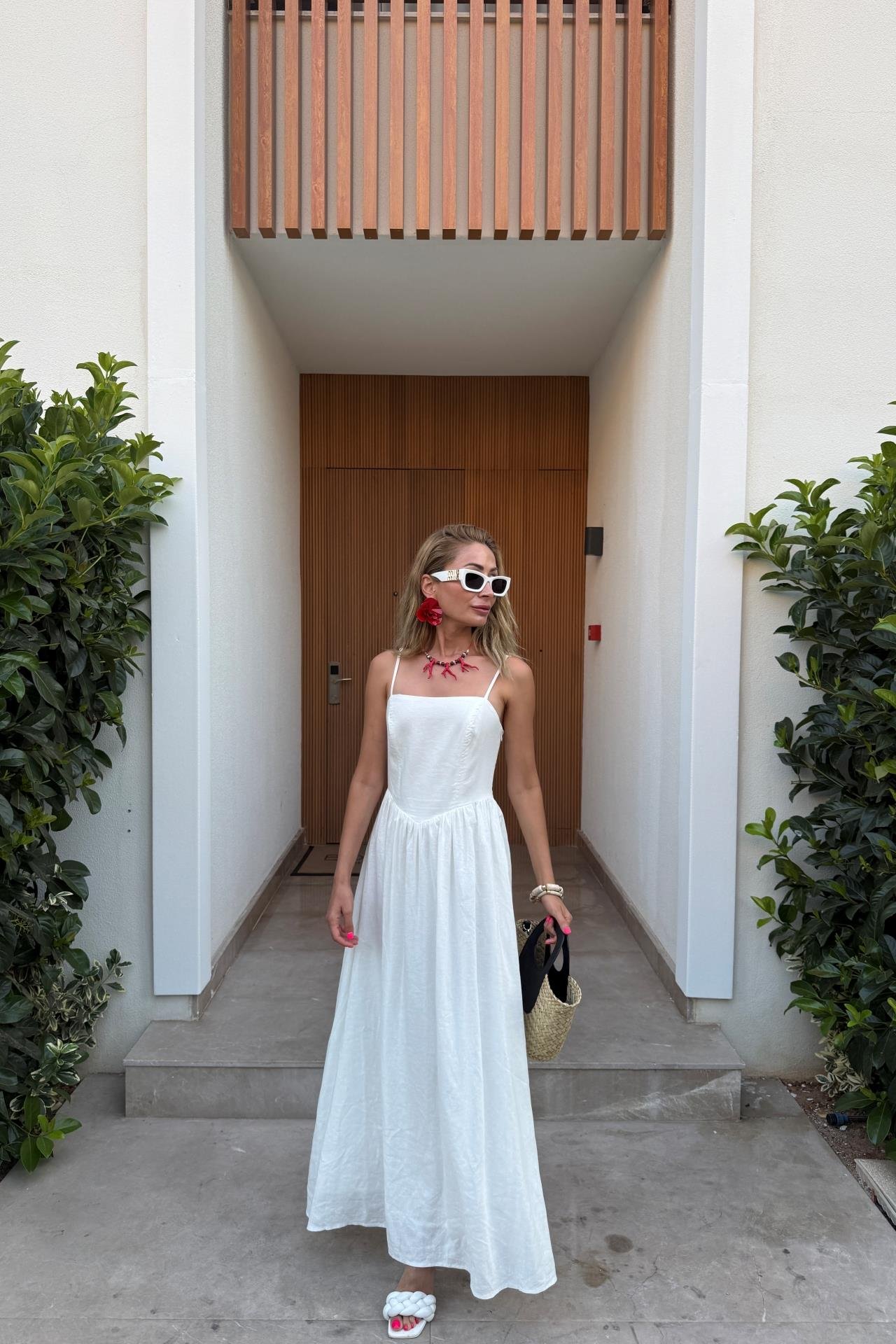 Sırtı Lastikli Ekru Keten Elbise ELBİSE | NO33