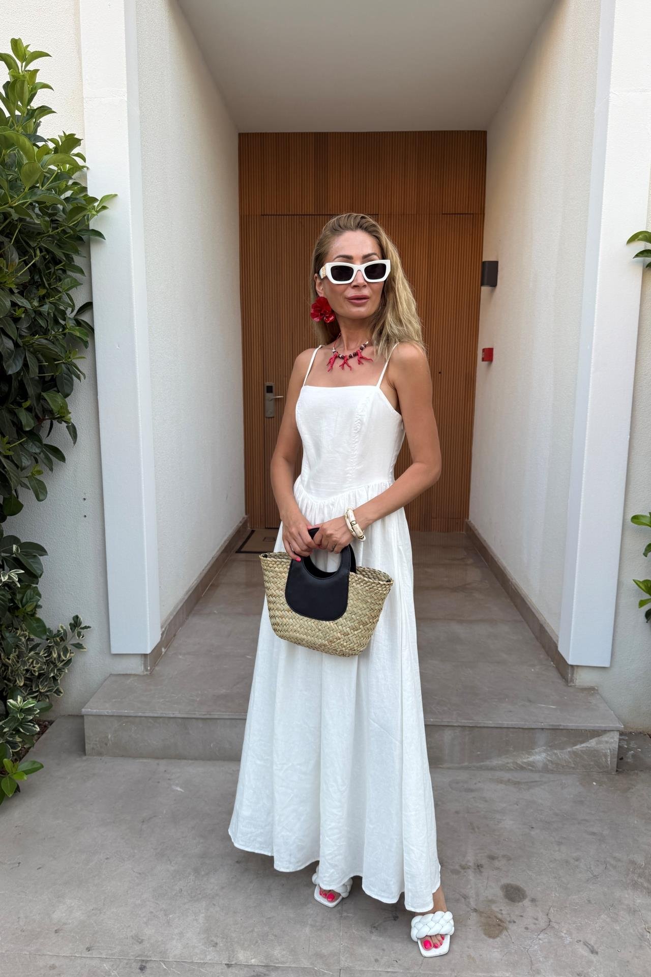 Sırtı Lastikli Ekru Keten Elbise ELBİSE | NO33