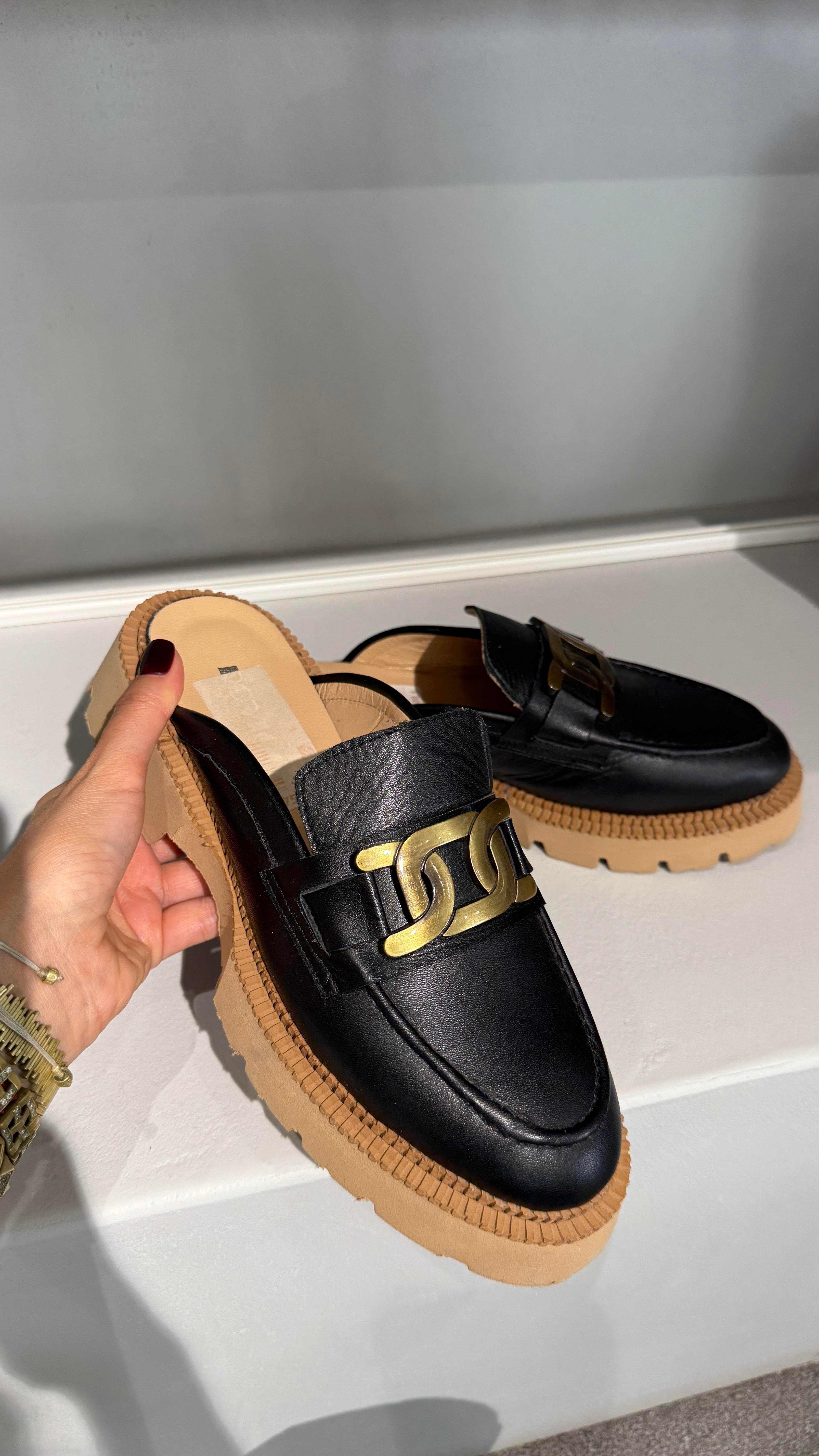 Siyah Gold Tokalı Yüksek Taban Terlik(%100 Deri ) TERLİK | NO33