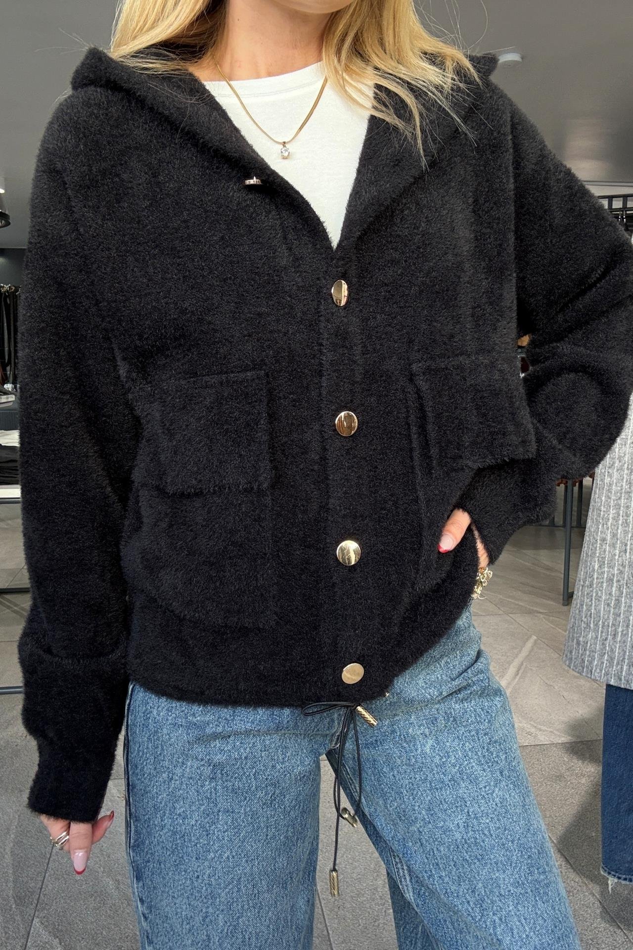 Siyah Kapişonlu Gold Düğmeli Yumoş Hırka HIRKA