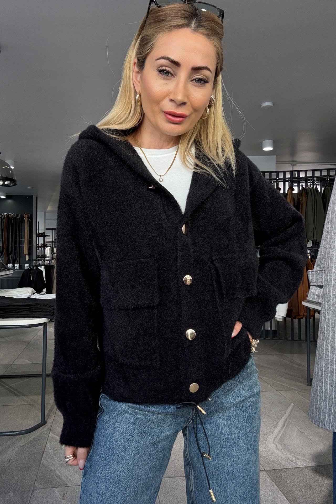 Siyah Kapişonlu Gold Düğmeli Yumoş Hırka HIRKA