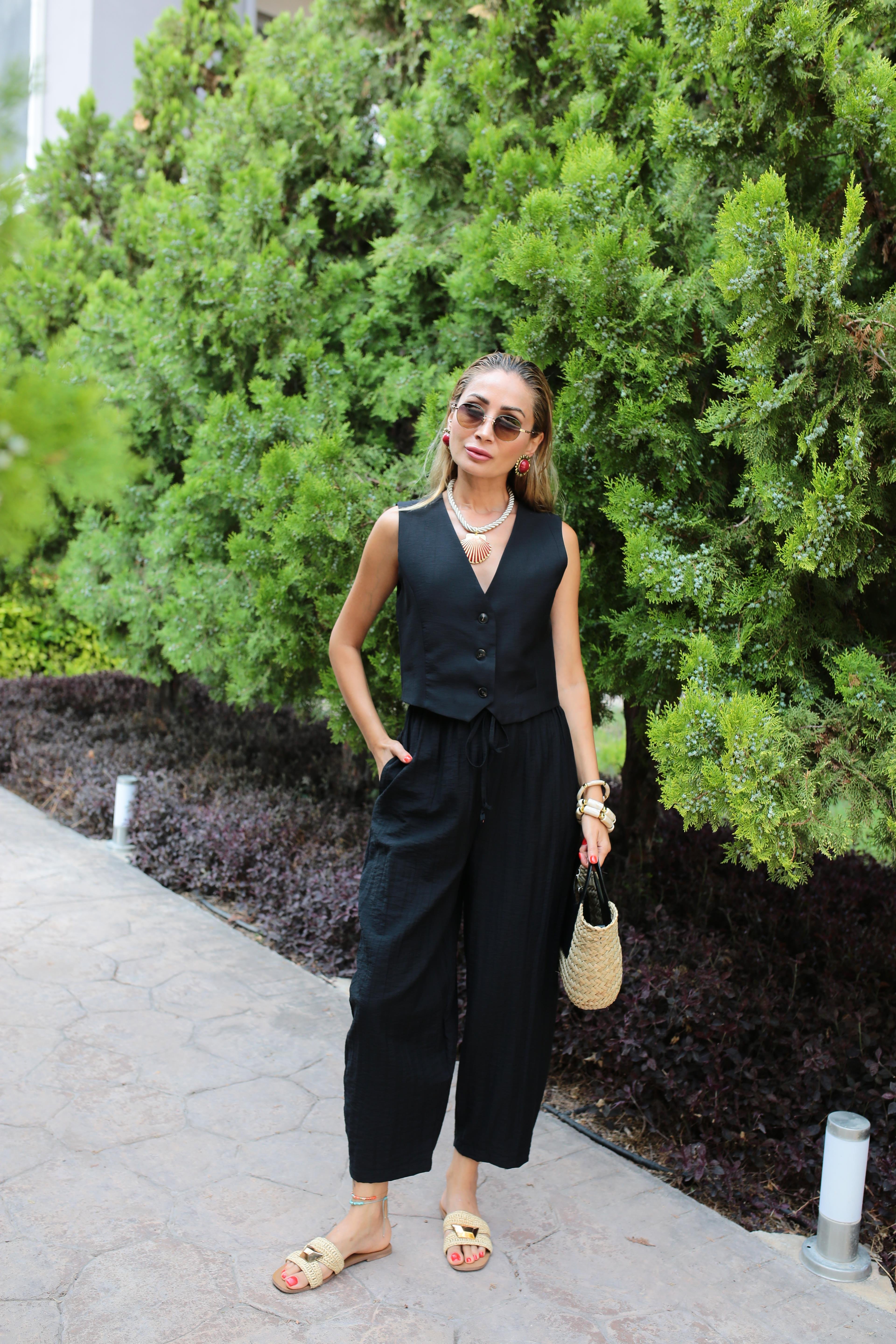 Siyah Yelekli Şalvar Kesim Takım TAKIM | NO33