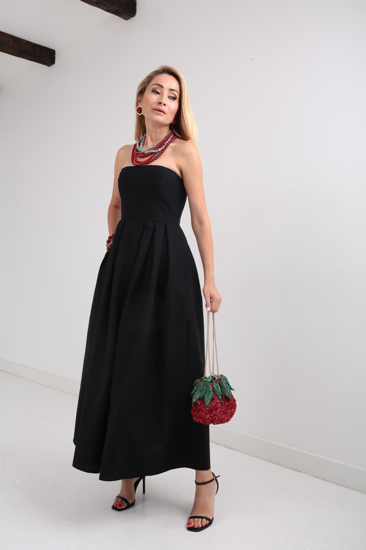 Staplez Sırtı Lastikli Siyah Elbise ELBİSE | NO33