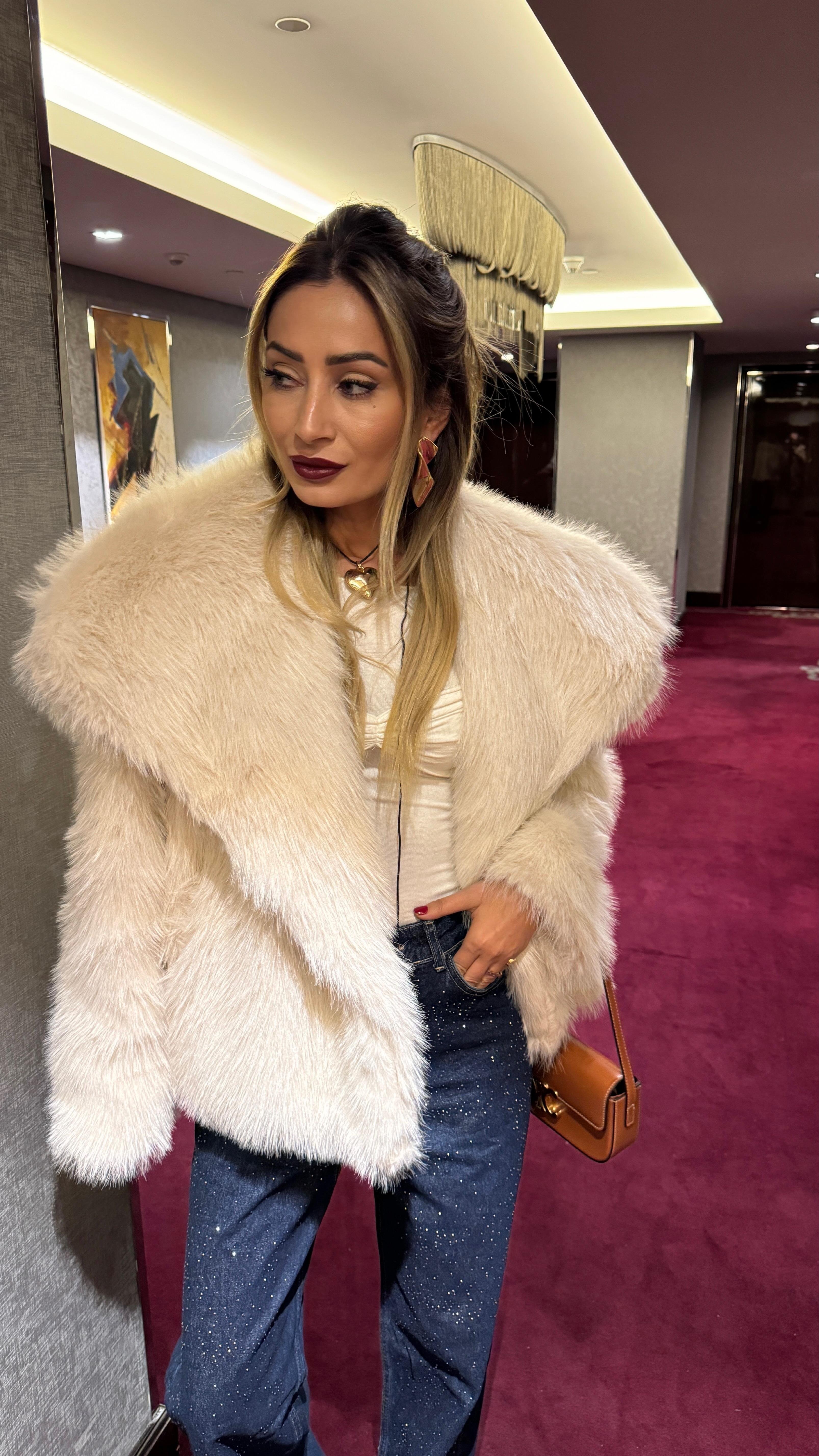 Taş Astarlı Premium Kürk KABAN