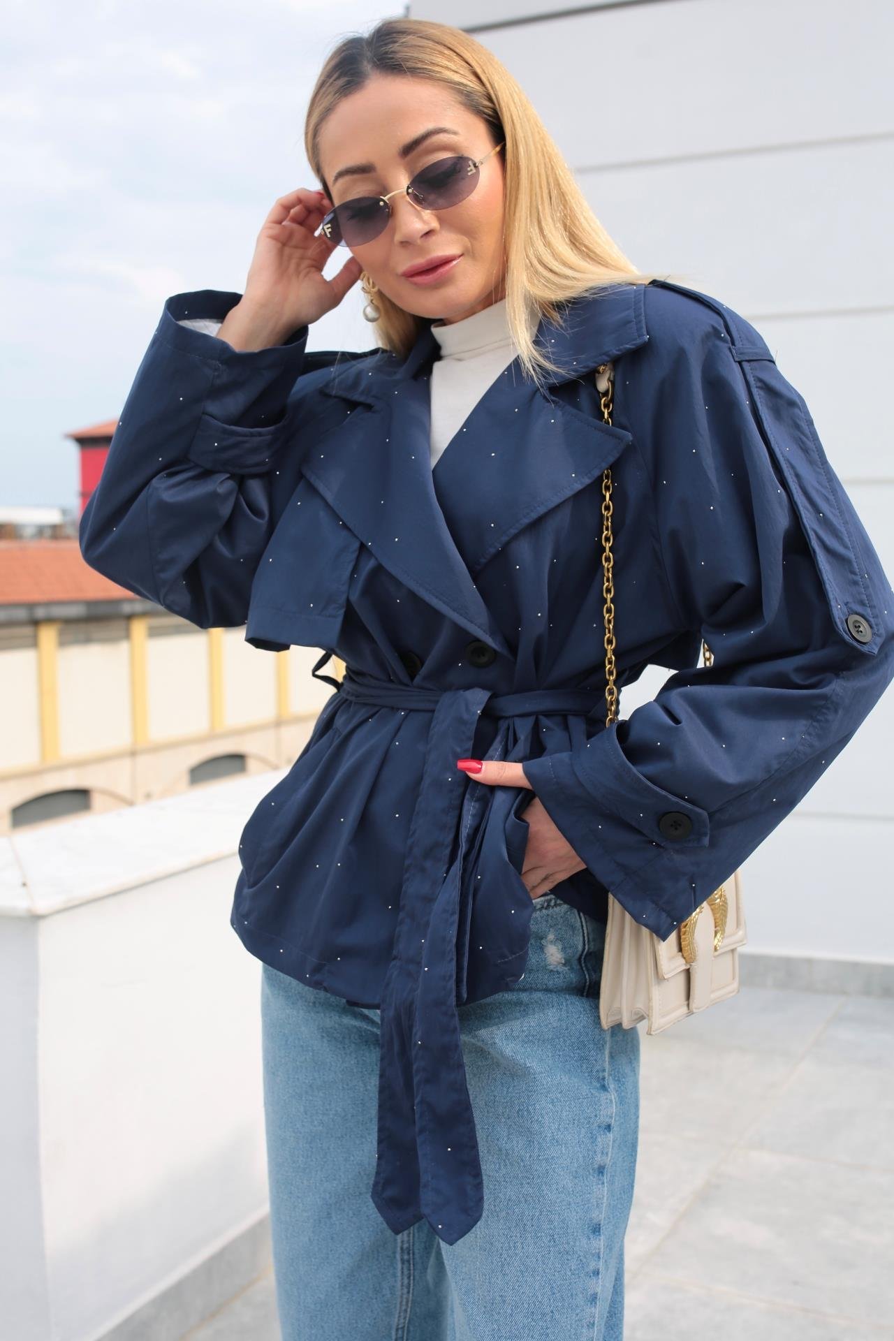 Taş Baskılı Lacivert Kısa Trençkot TRENÇKOT