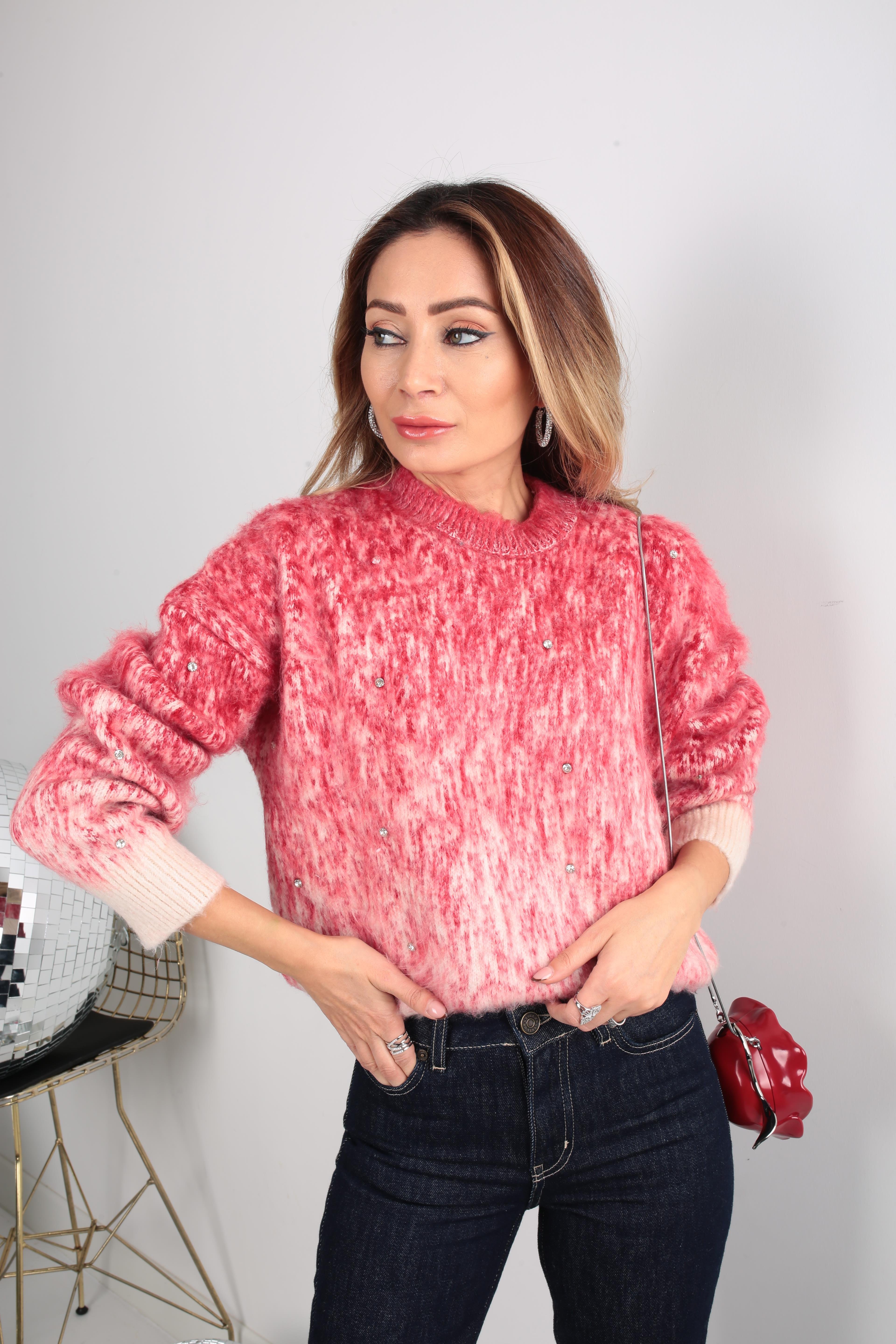 Taş İşli Kırmızı Desenli Kazak TRİKO VE KAZAK