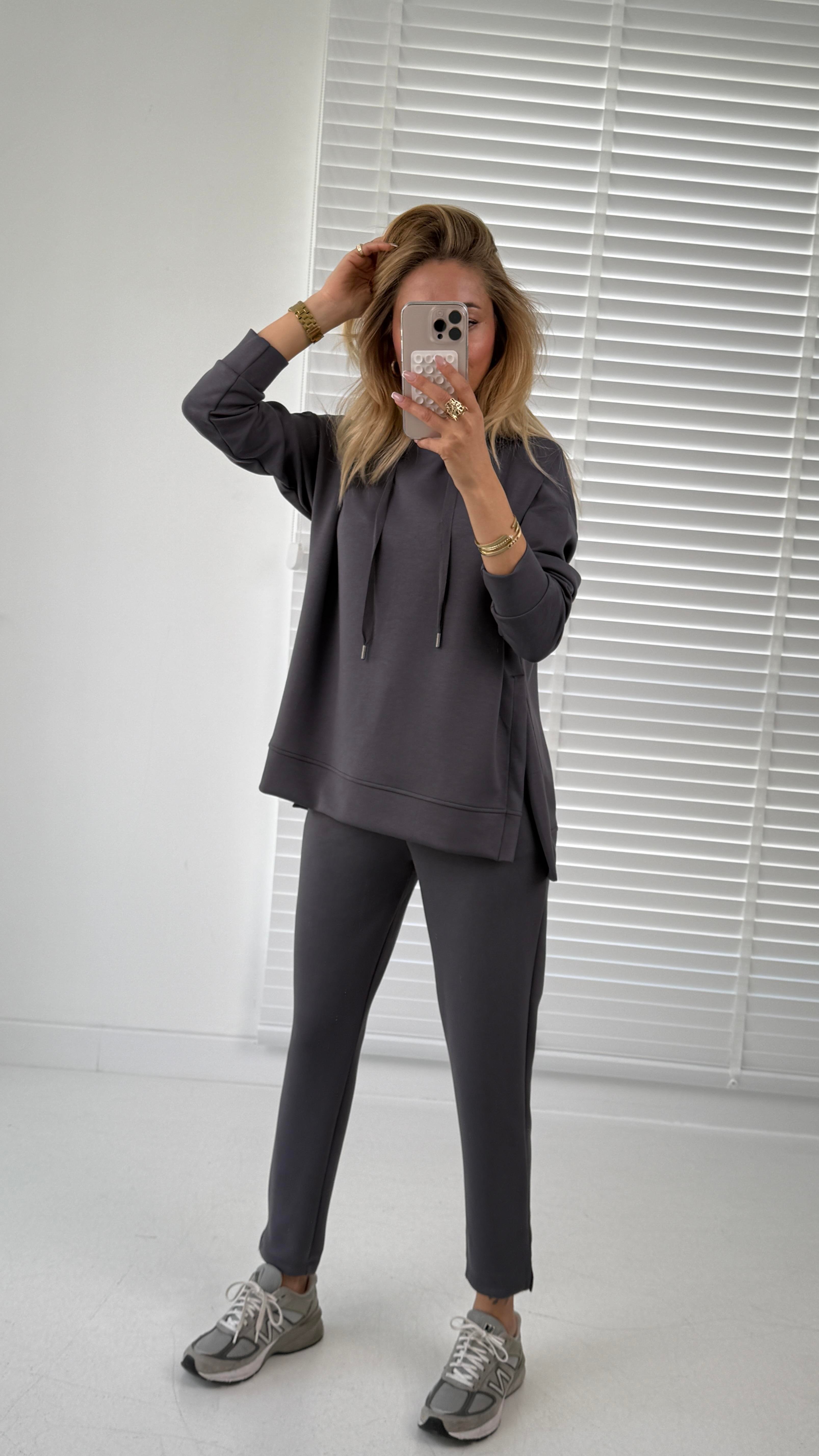 Yanı Yırtmaçlı Füme Modal Spor Takım SPOR TAKIMLAR