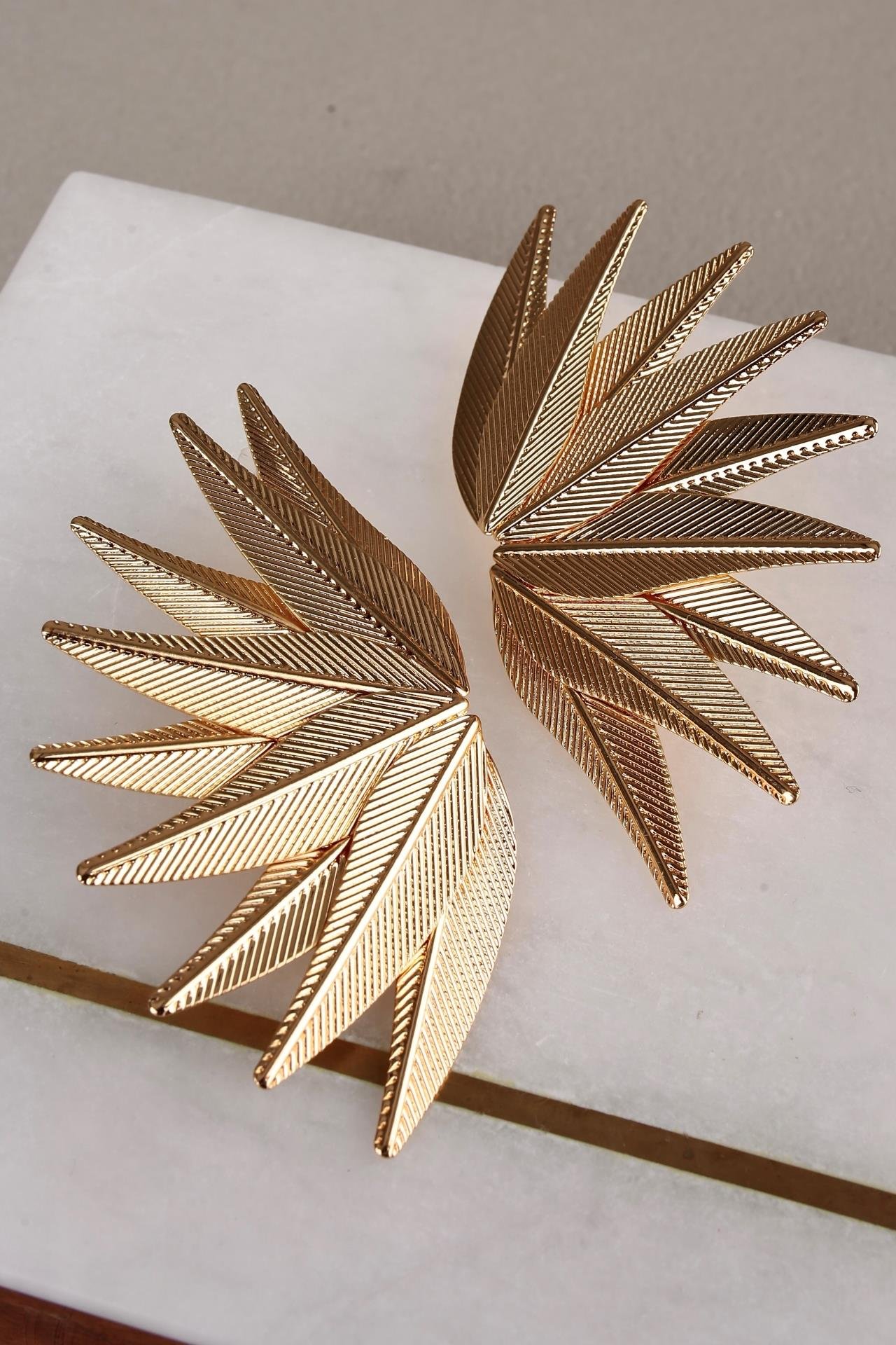 Yaprak Desen Gold Küpe KÜPE