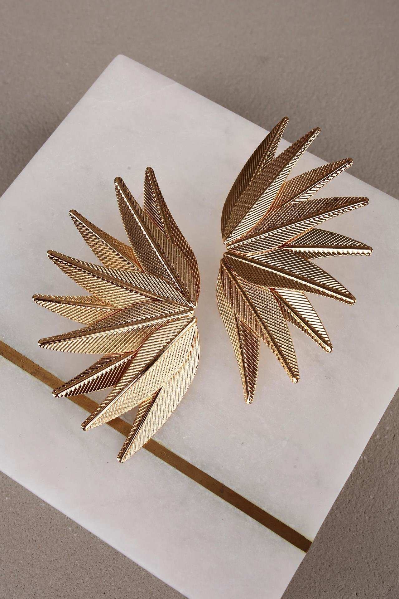 Yaprak Desen Gold Küpe KÜPE