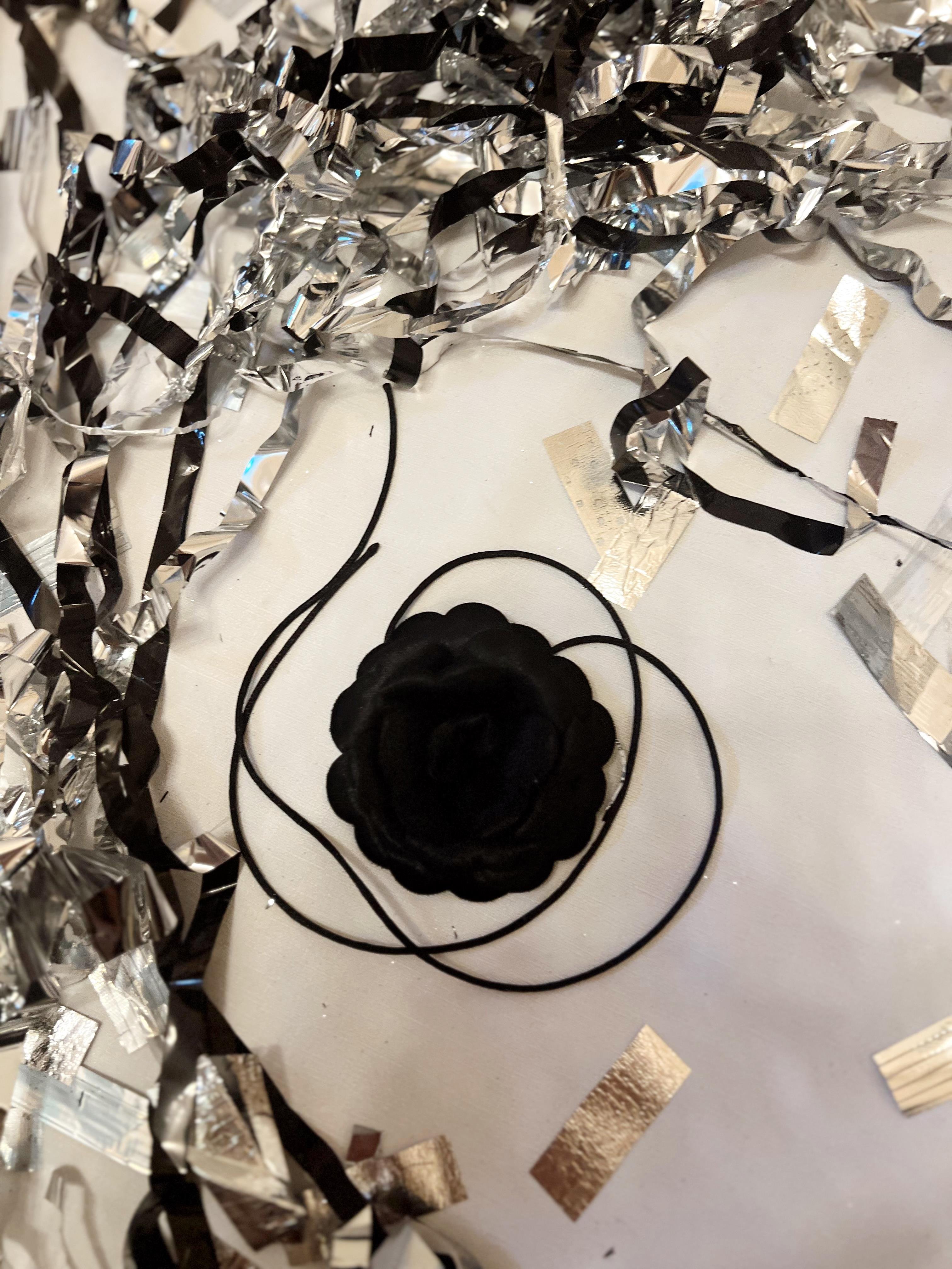 BAĞCIKLI KUMAS GÜL CHOKER · 3