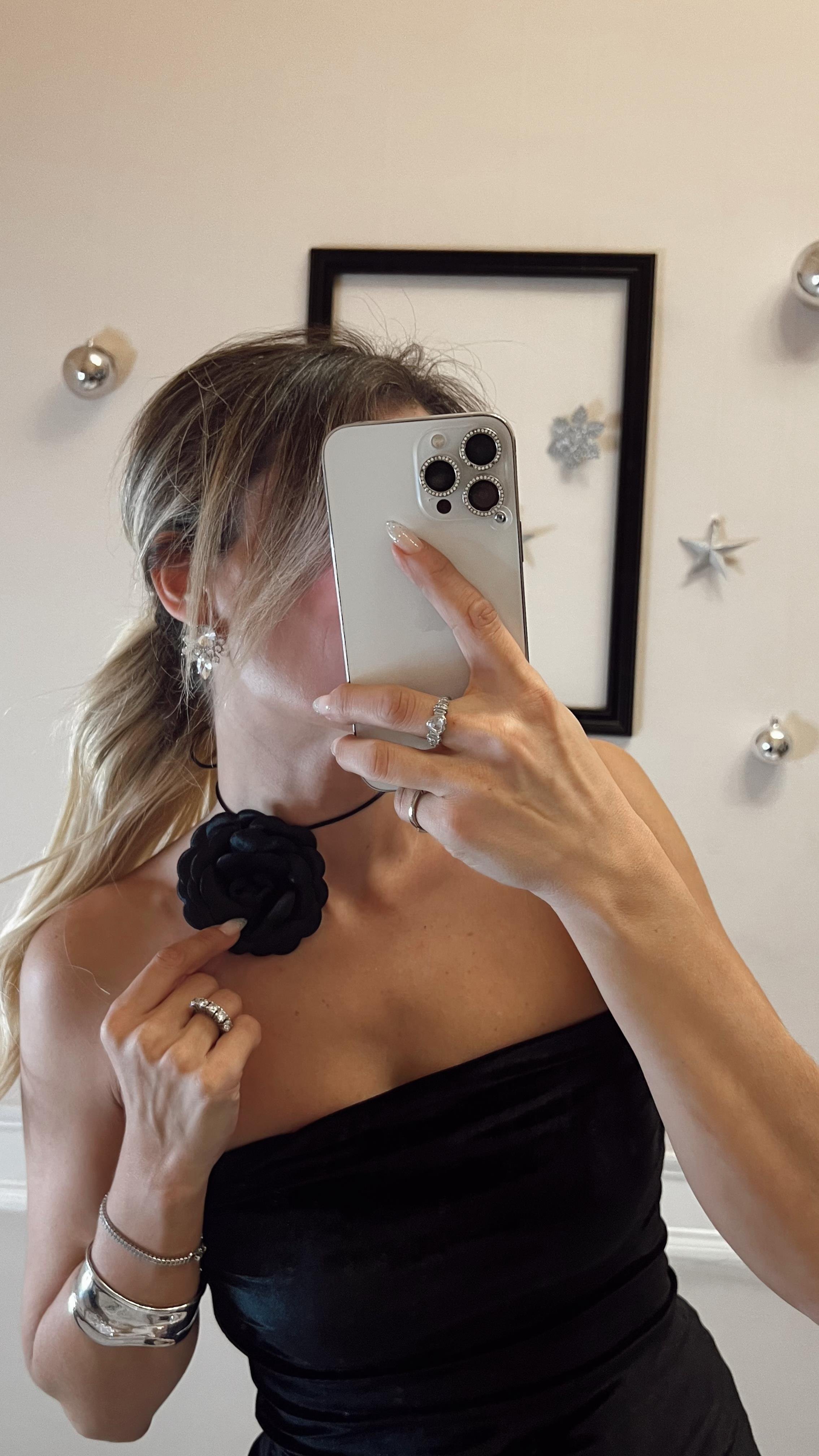 BAĞCIKLI KUMAS GÜL CHOKER · 2