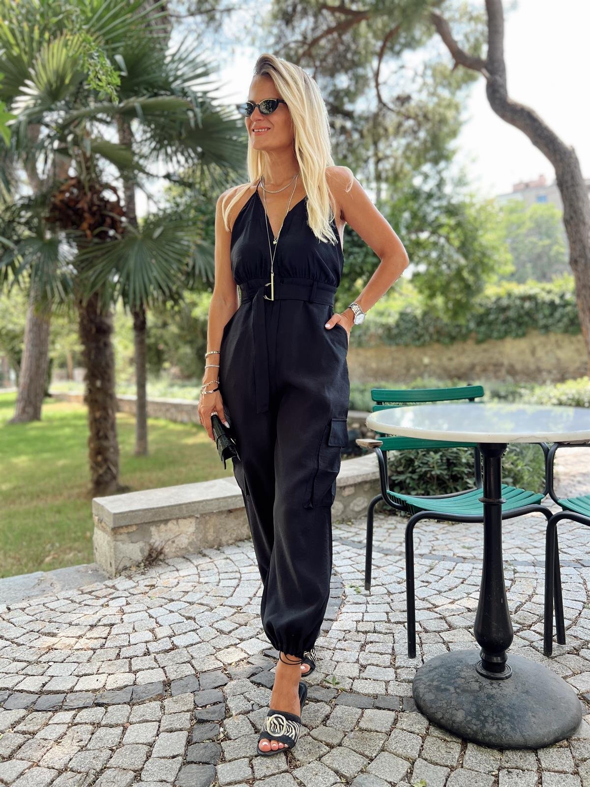 SIRT DETAY SİYAH TULUM · 7