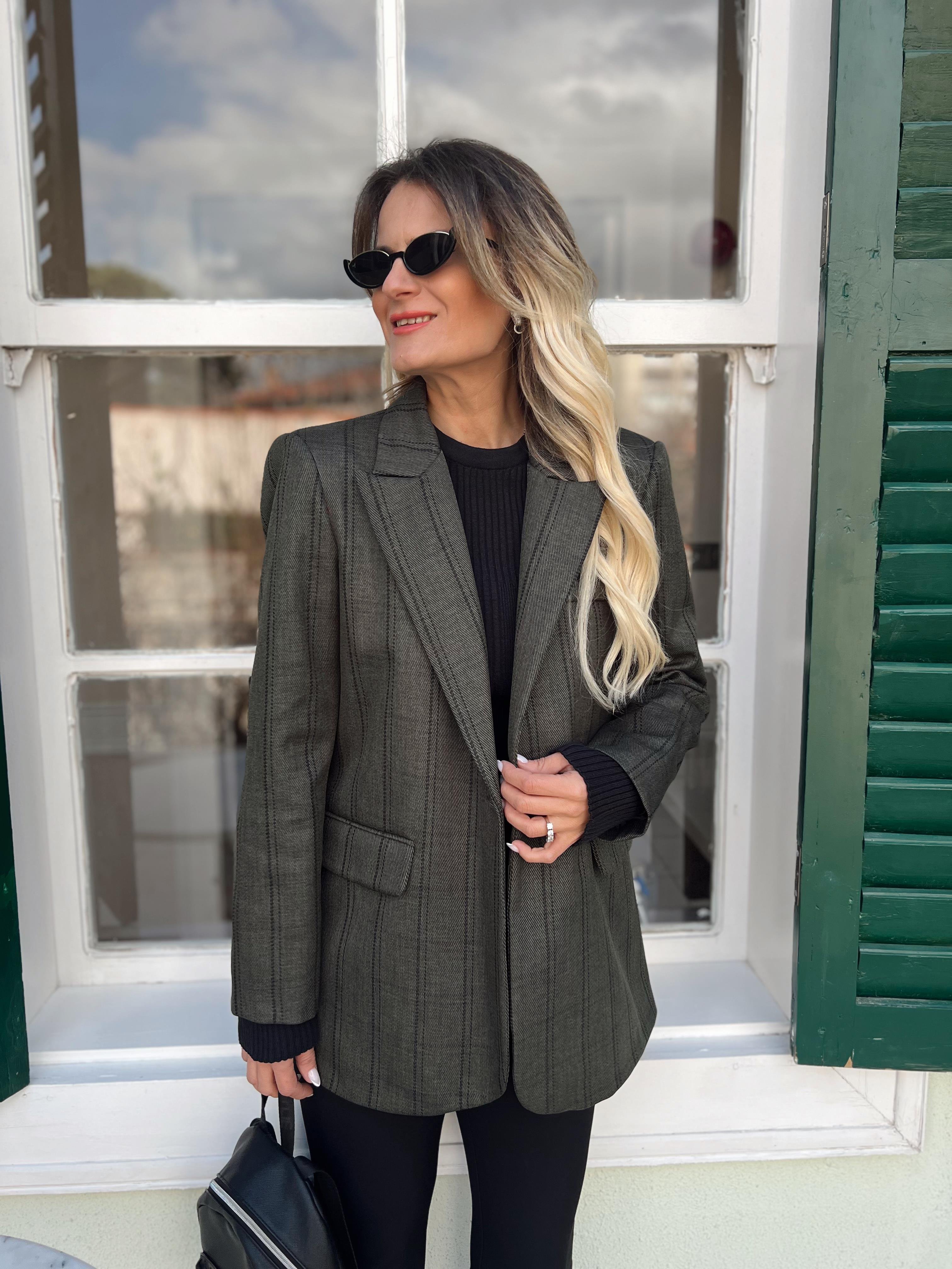Nişantaşı Butik SİYAH ÇİZGİLİ BLAZER CEKET