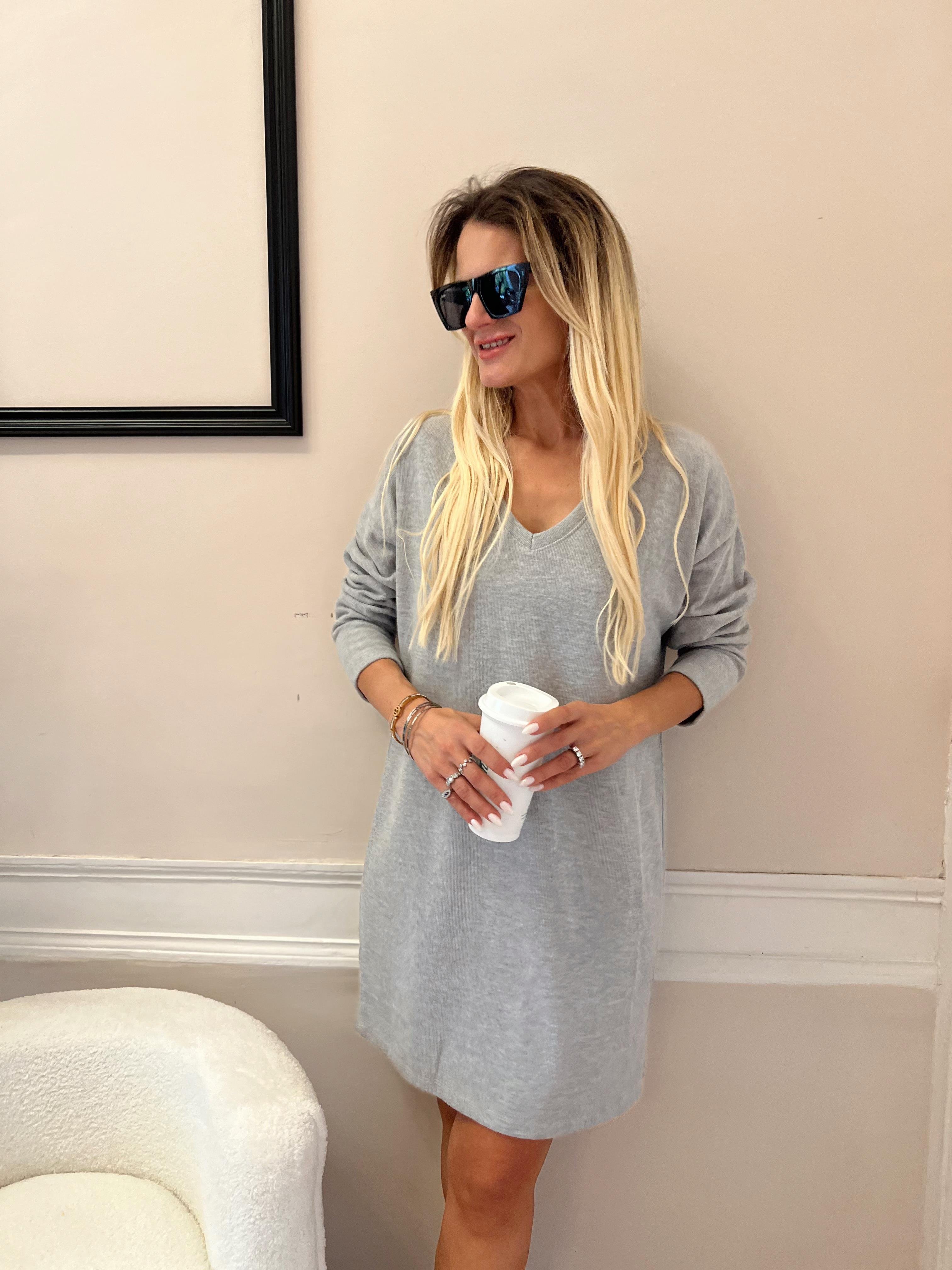 Nişantaşı Butik V YAKA SELANİK DOKU ELBİSE GRİ