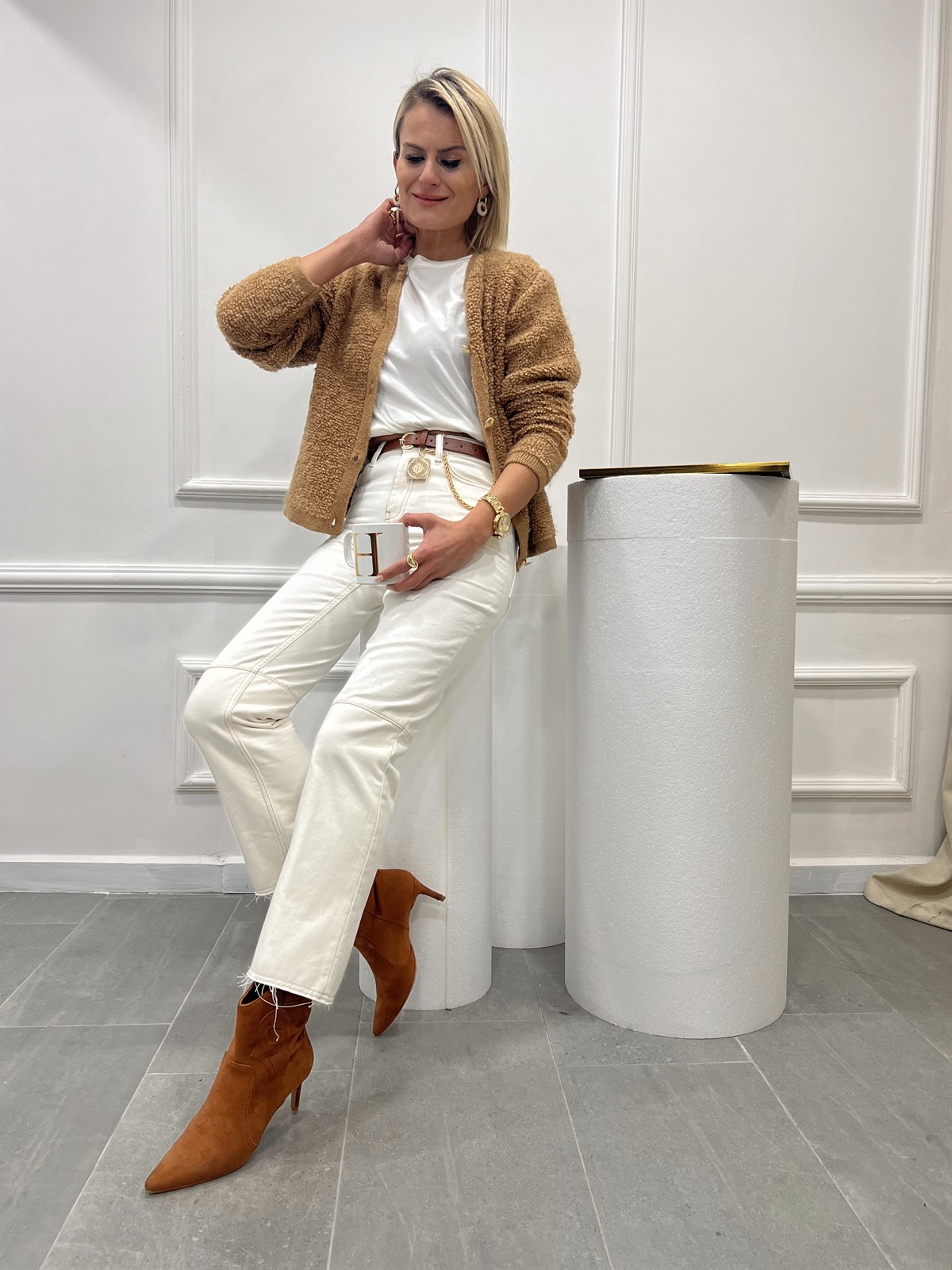 Nişantaşı Butik VİZON DİKİSLİ EKRU MOM JEAN