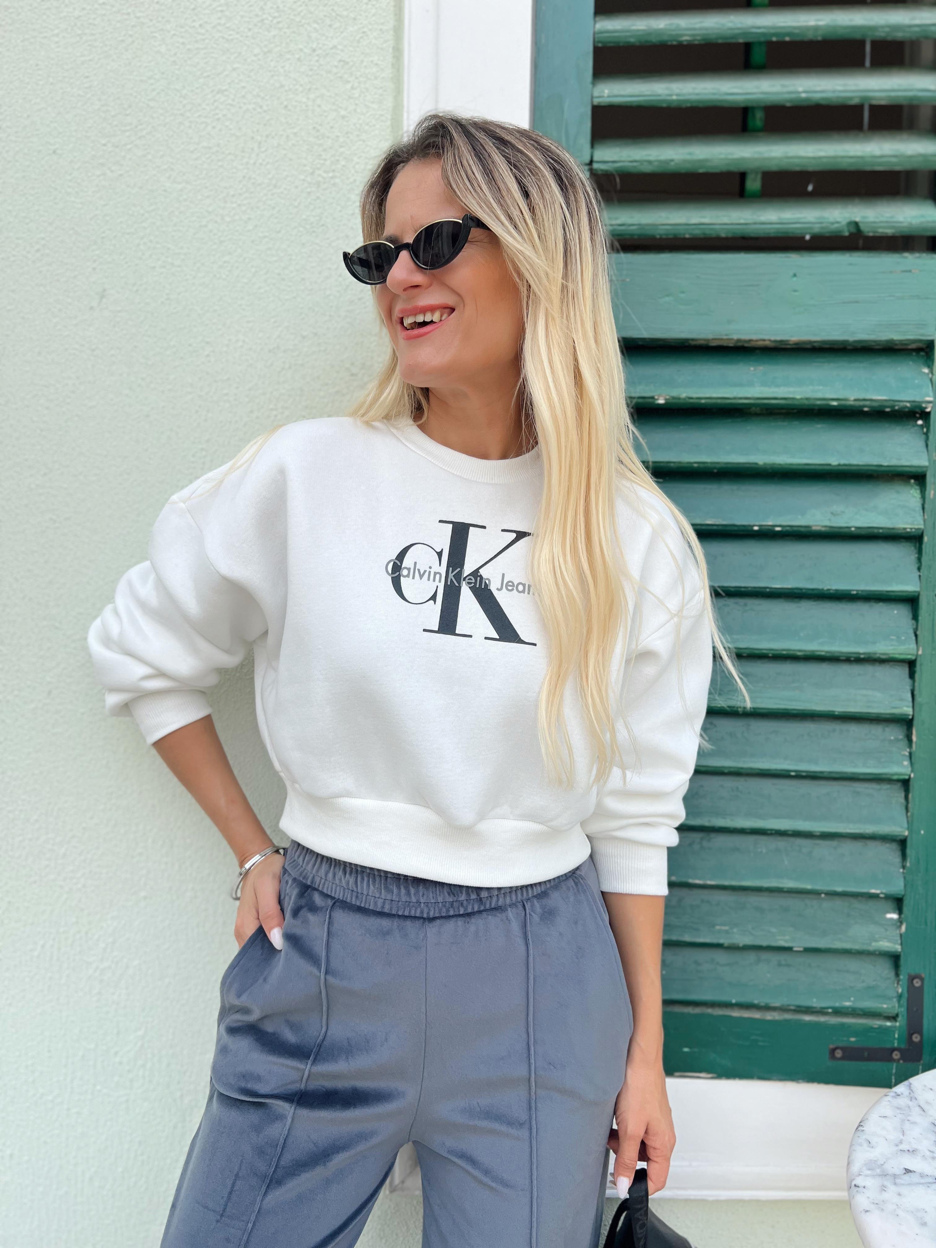 YAZI BASKILI BEYAZ SWEATSHİRT · 2