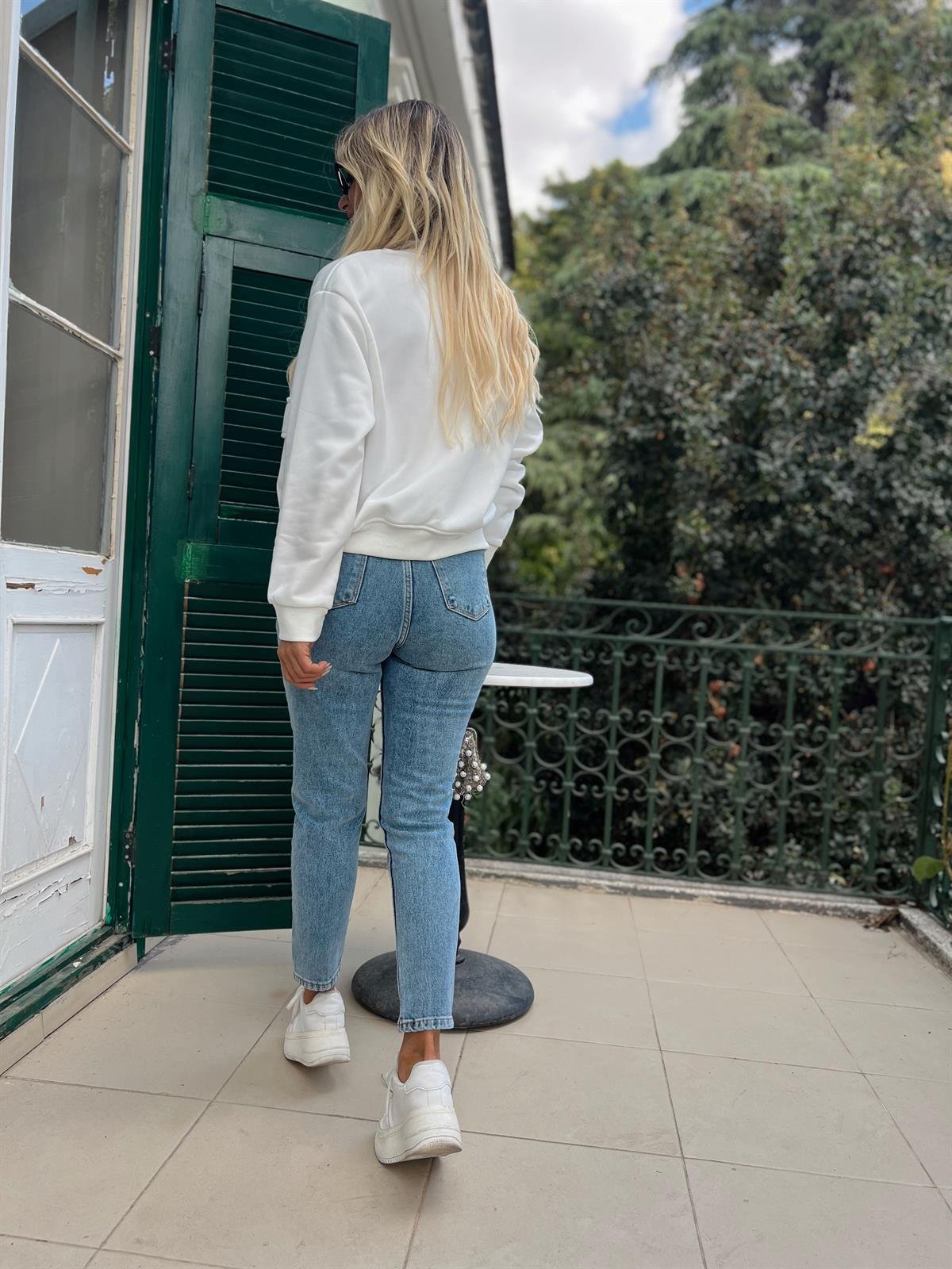 YÜKSEK BEL YIKAMALI MOM JEAN · 2