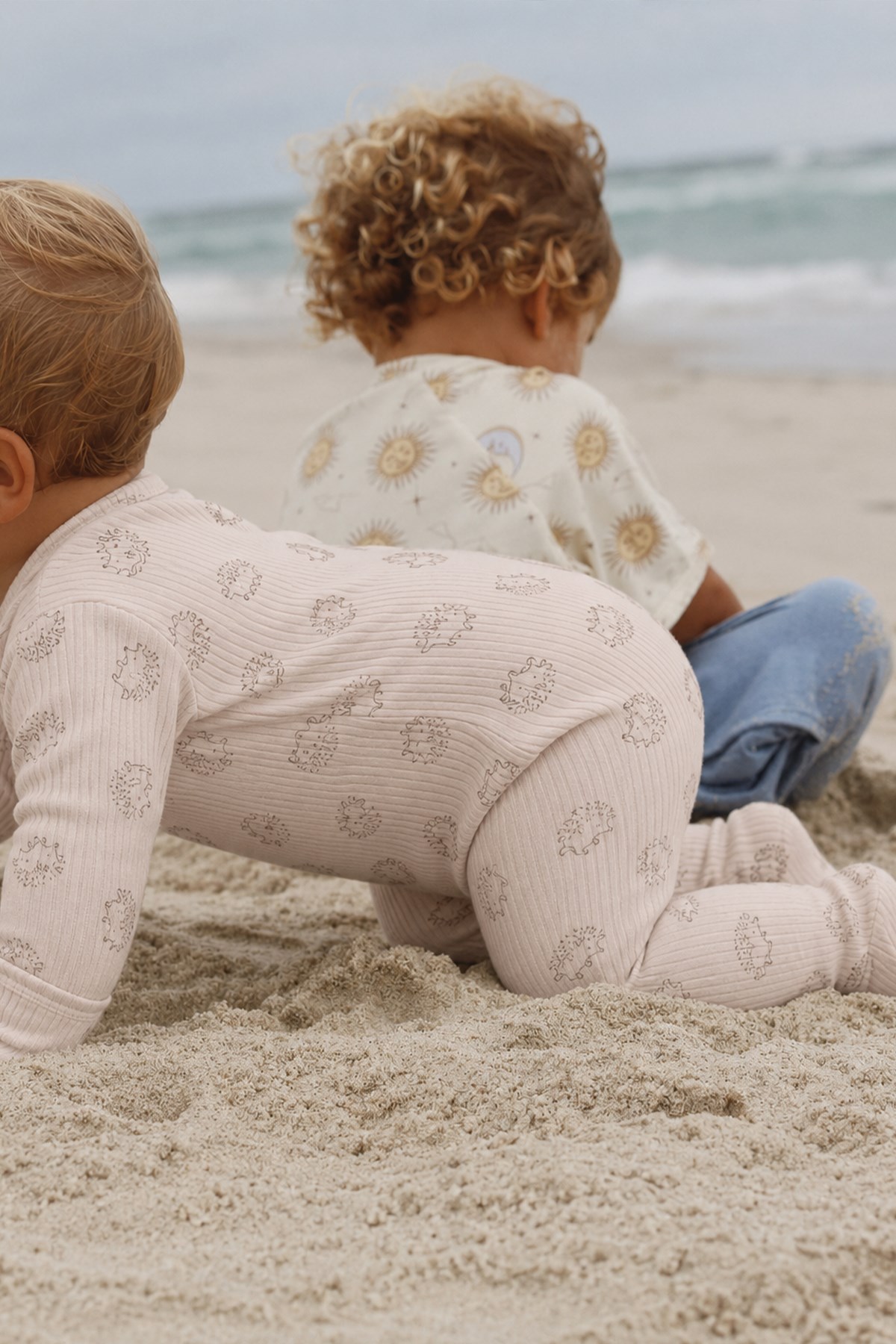 CigitAyaklı Kendinden Eldivenli Desenli Tulum 0-9 Ay BEJ KİRPİ DESEN