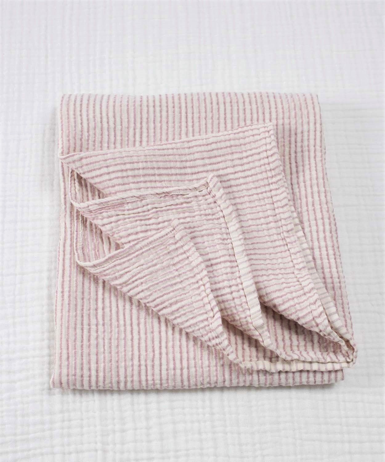 100267-319Çizgili Müslin Battaniye 90x100 cm Pembe Çizgili - www.cigit.com.trCigitÇizgili Müslin Battaniye 90x100 cm Pembe Çizgili