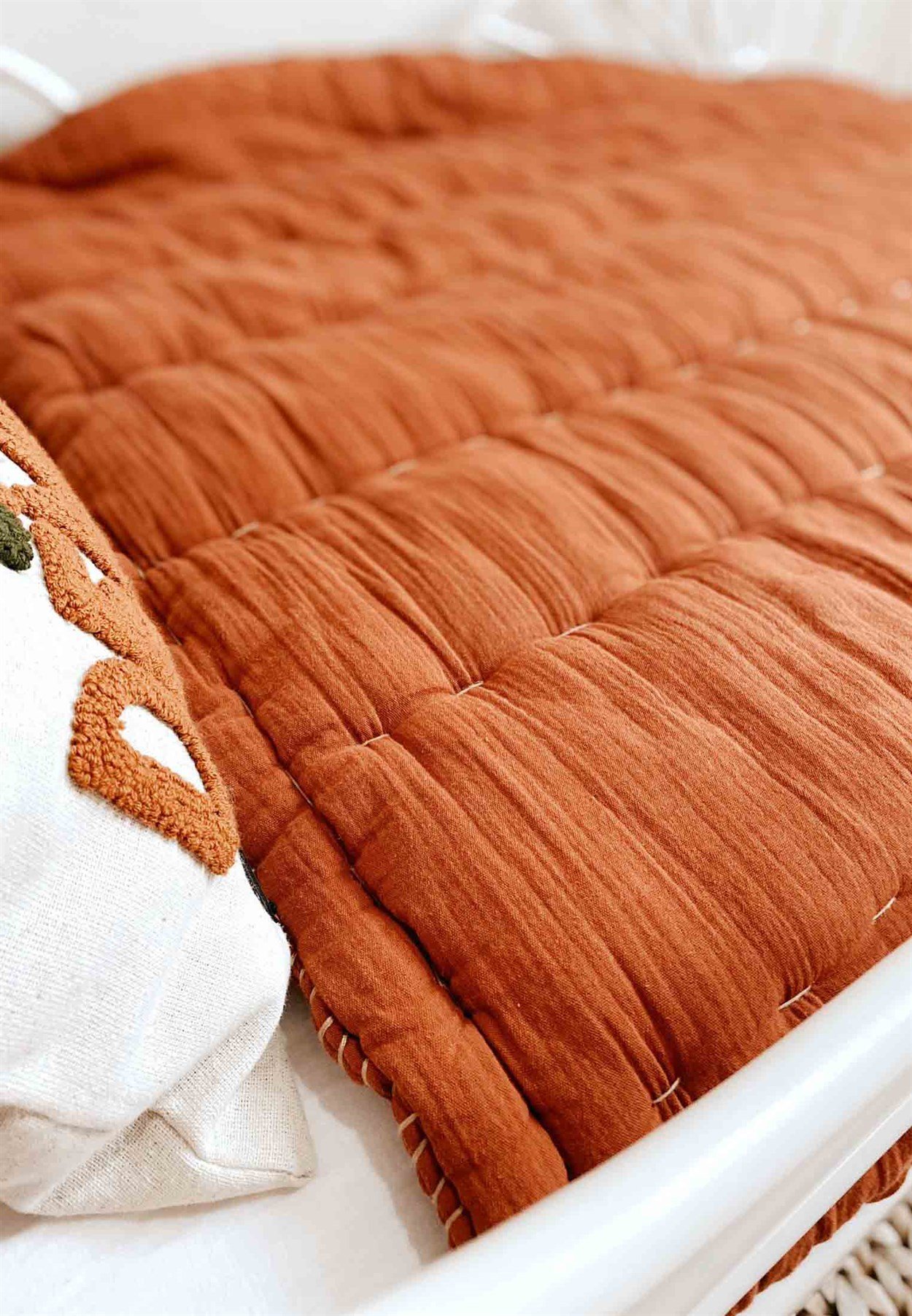 100229 - 1400Müslin El İşi Overloklu Yorgan100X120 cm Rust - CigitCigitMüslin El İşi Overloklu Yorgan100X120 cm Rust 