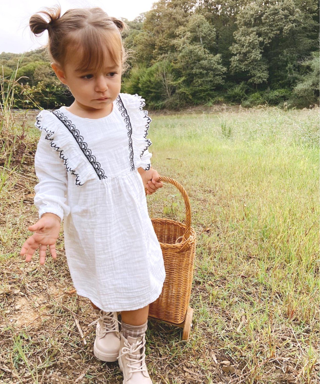 70651 - 13Nakışlı Fırfırlı Mevsimlik Elbise 1-8 Yaş Ekru - www.cigit.com.trCigitNakışlı Fırfırlı Mevsimlik Elbise 1-8 Yaş Ekru