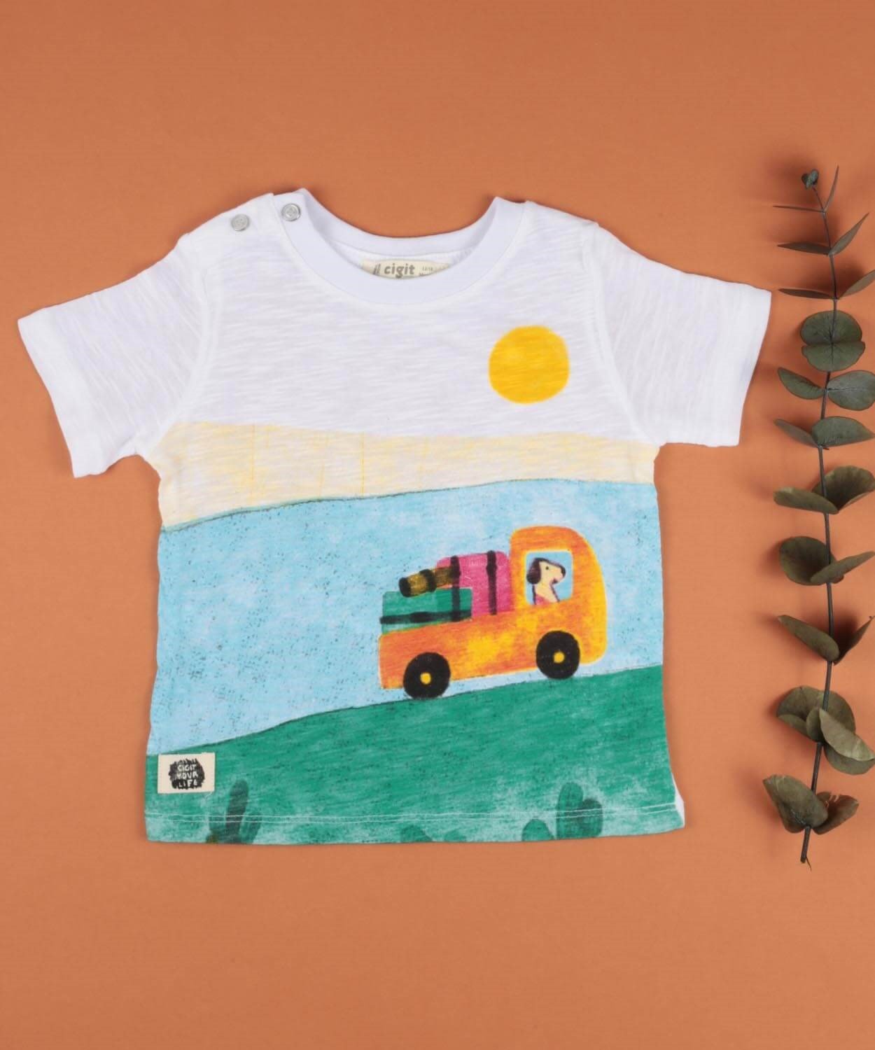 61670-014OMUZU PATLI KAMYONET BASKILI BEBE T-SHIRT 1-4 YAS BEYAZ - cigit.com.trCigitOmzu Patlı Kamyonet Baskılı Erkek Bebek Tişört 1-4 yaş Beyaz