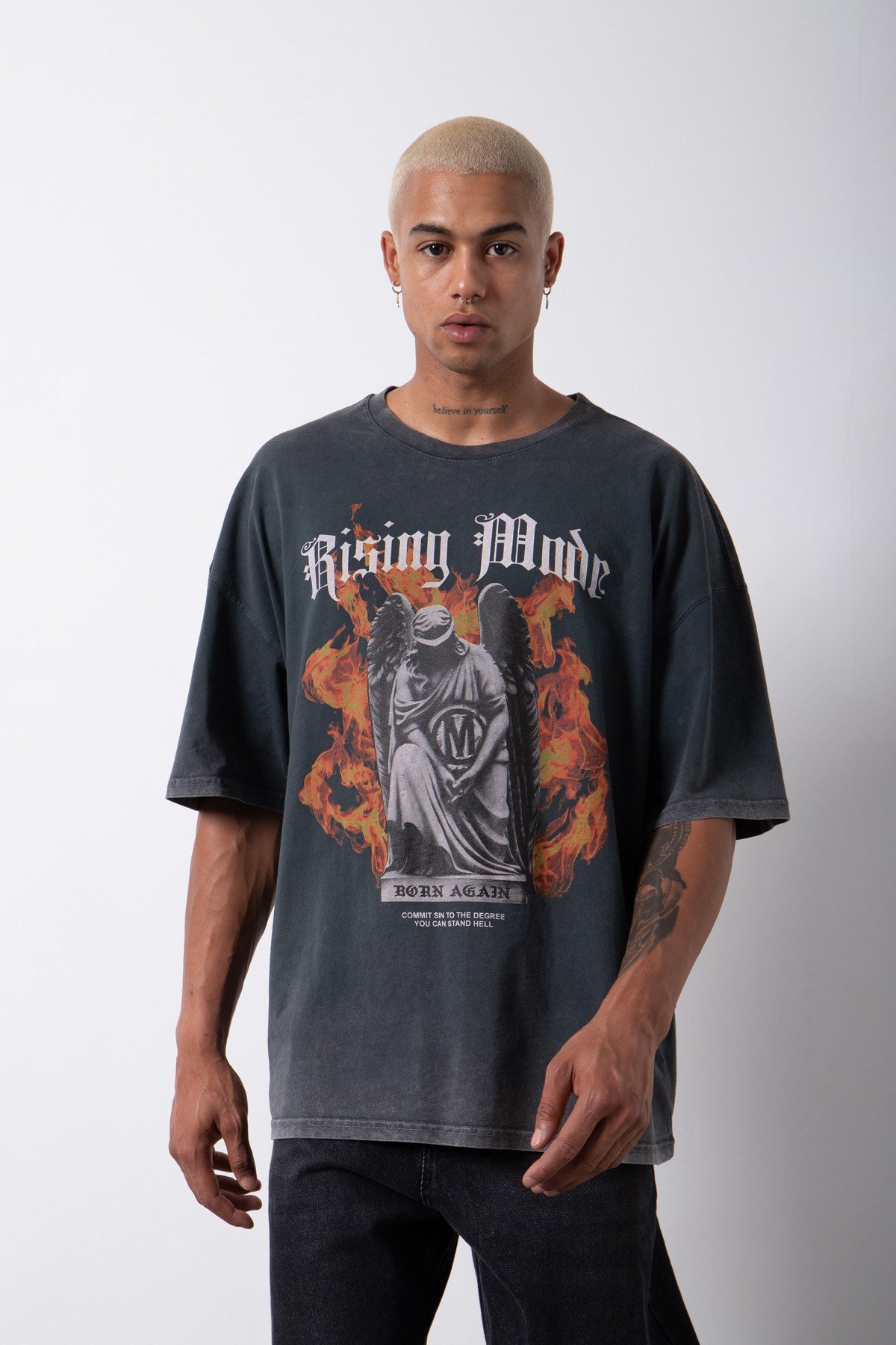 Oversize Yıkamalı Rısıng Mode Baskılı Pamuklu T-Shirt SİYAH