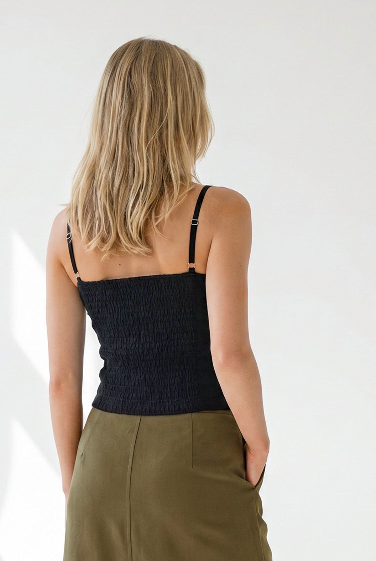 Askısı Ayarlanabilir Boncuk Detaylı Crop Bluz Siyah