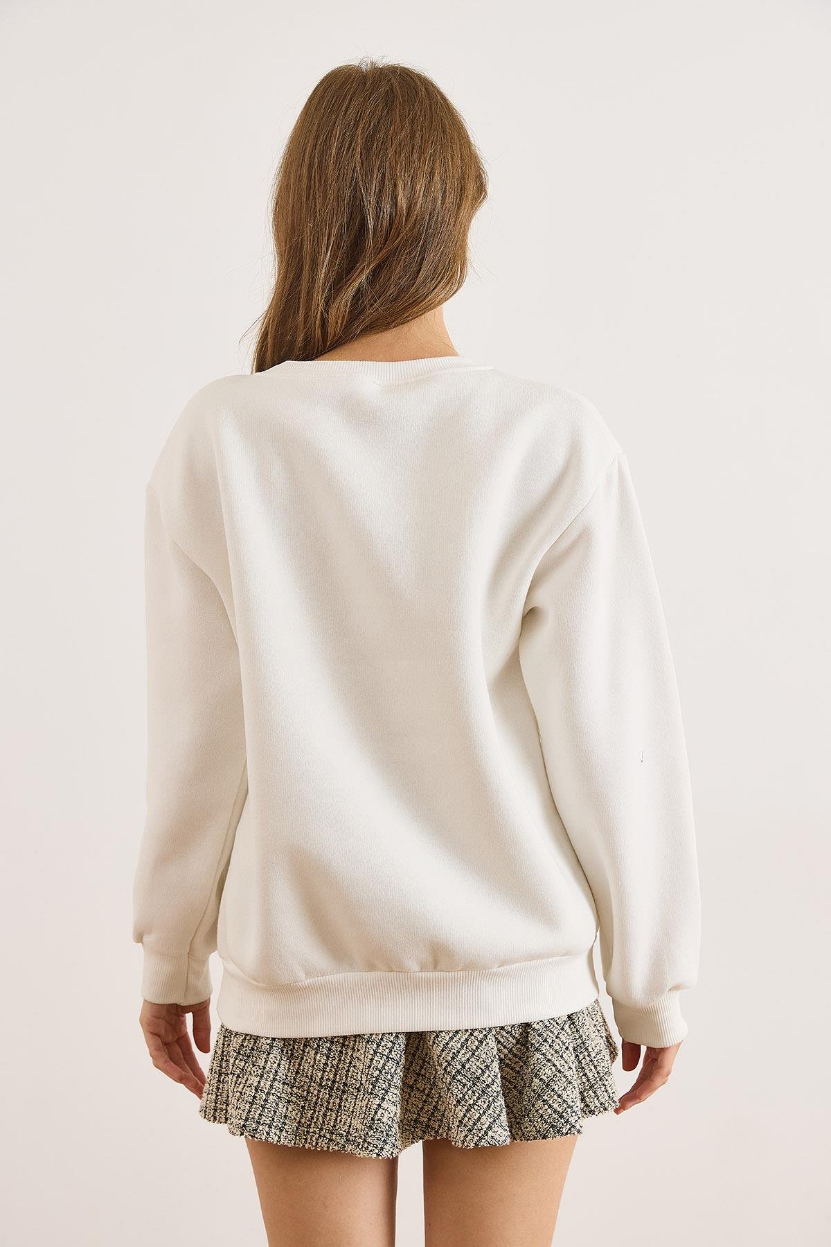 At Nakışlı Rahat Kalıp Şardonlu Sweatshirt Ekru