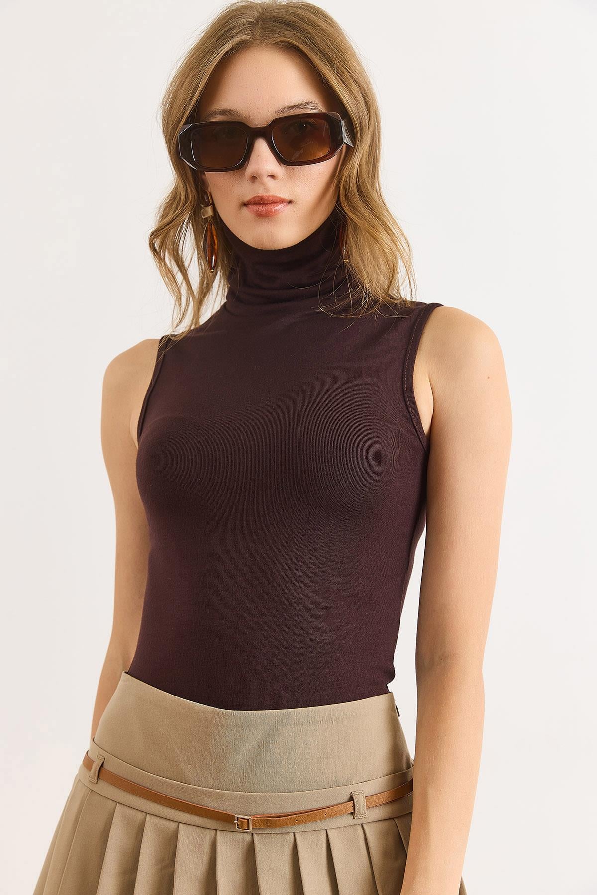 Balıkçı Yaka Altı Çıtçıtlı Yumuşak Dokulu Bodysuit Kahverengi
