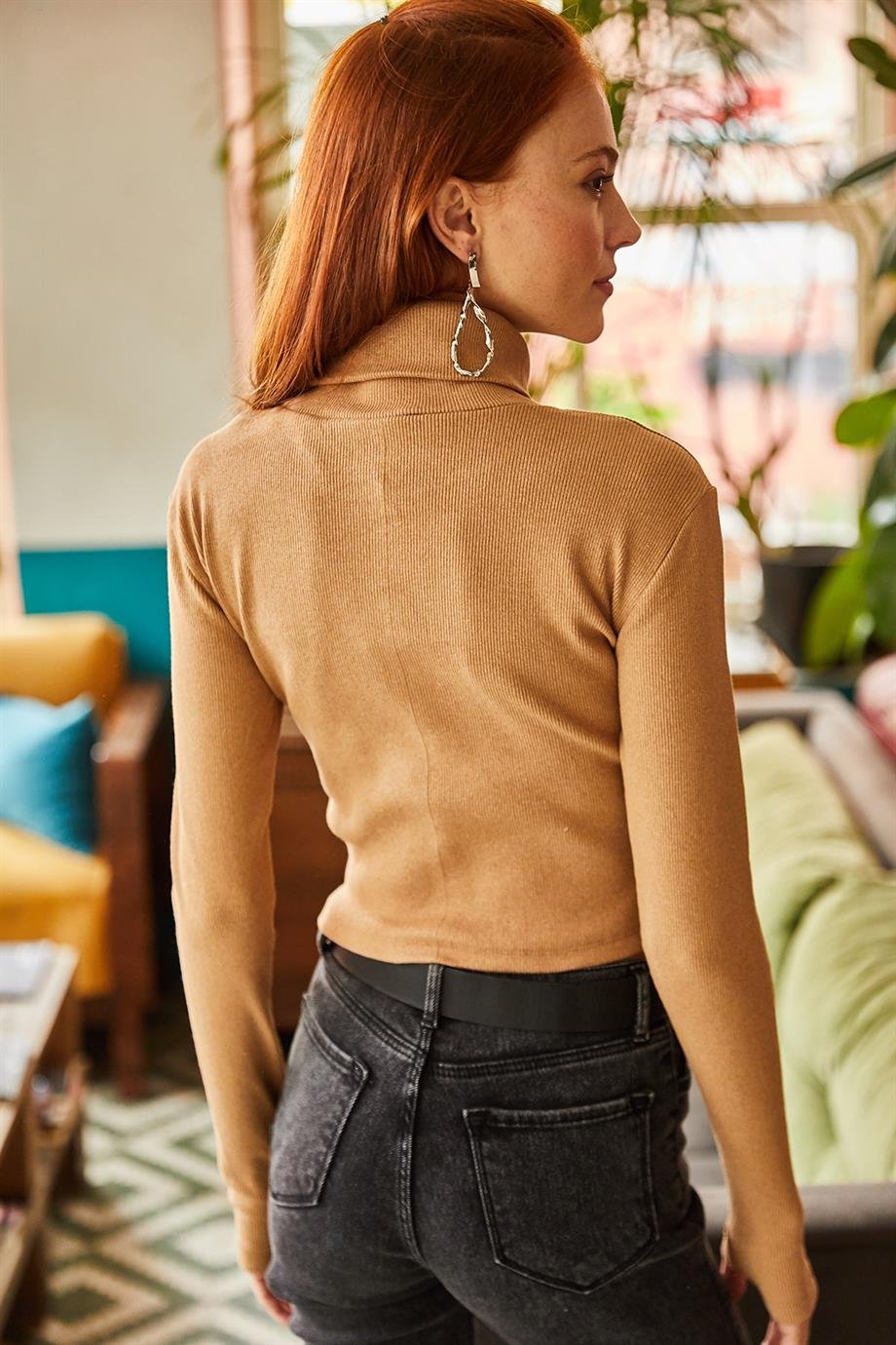 Balıkçı Yaka Parmak Detaylı Likralı Bluz Camel