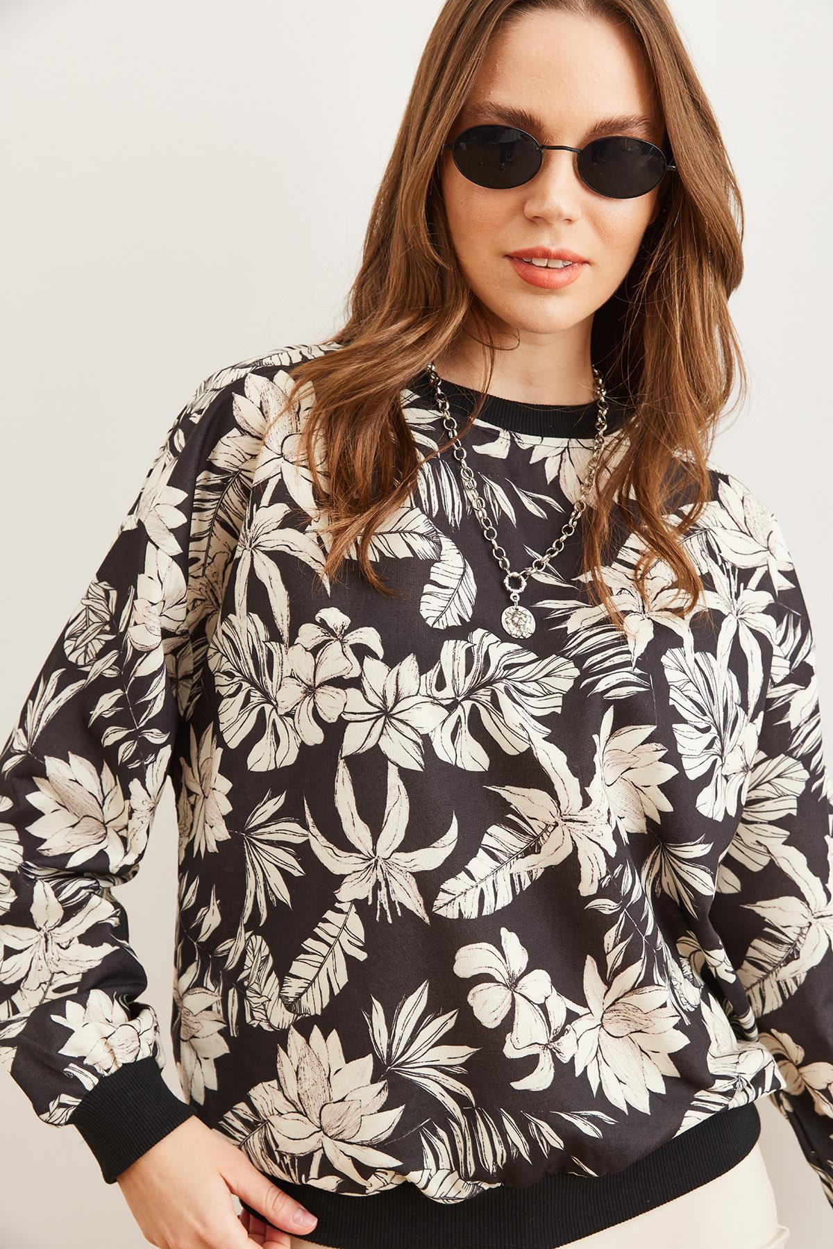 Basic Yumuşak Dokulu Salaş Sweatshirt Çiçek Siyah