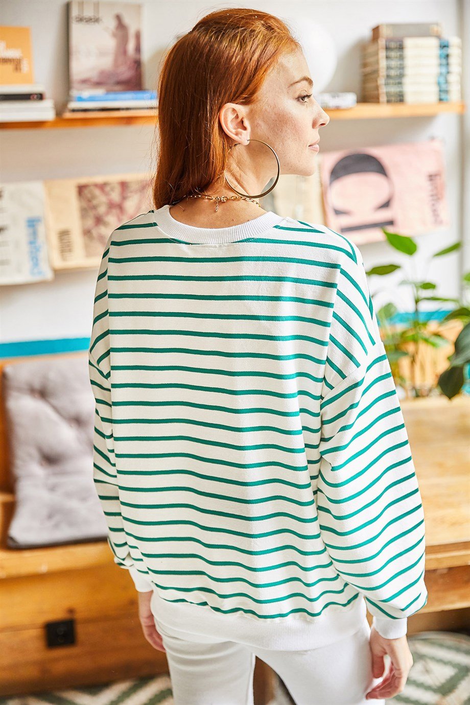 Basic Yumuşak Dokulu Salaş Sweatshirt Ekru Yeşil