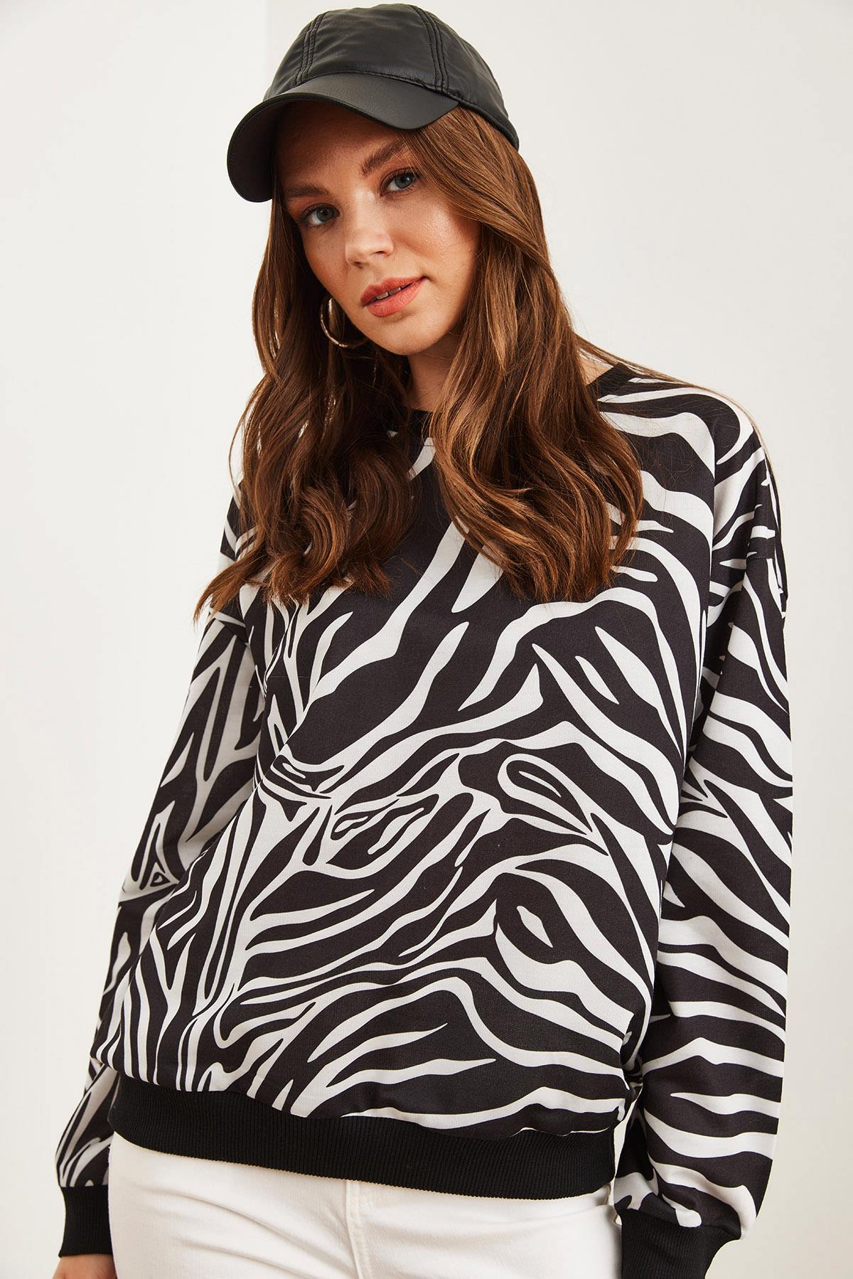 Basic Yumuşak Dokulu Salaş Sweatshirt Zebra