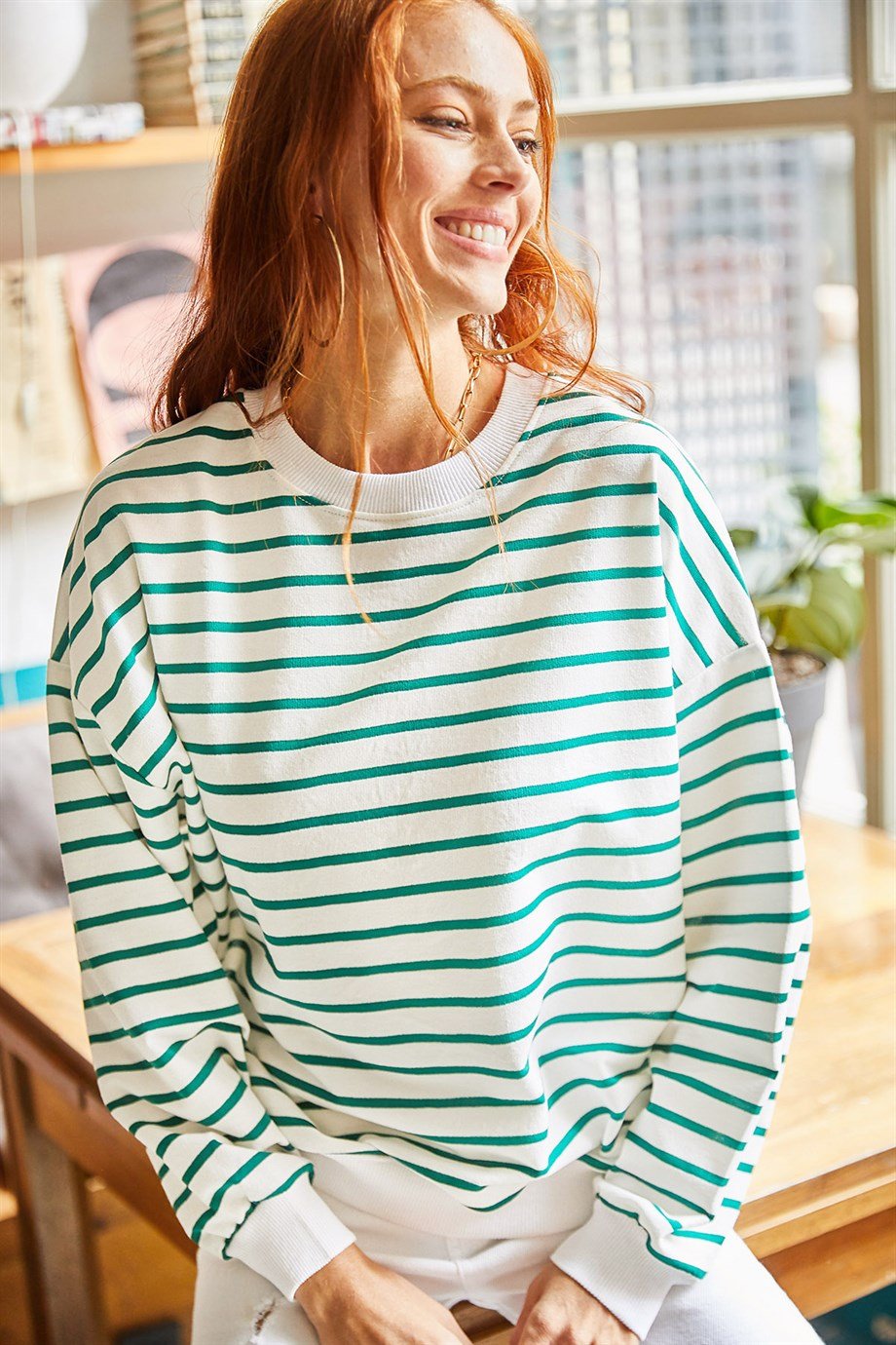 Basic Yumuşak Dokulu Salaş Sweatshirt Ekru Yeşil
