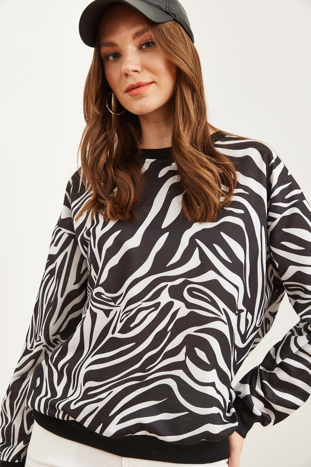 Basic Yumuşak Dokulu Salaş Sweatshirt Zebra