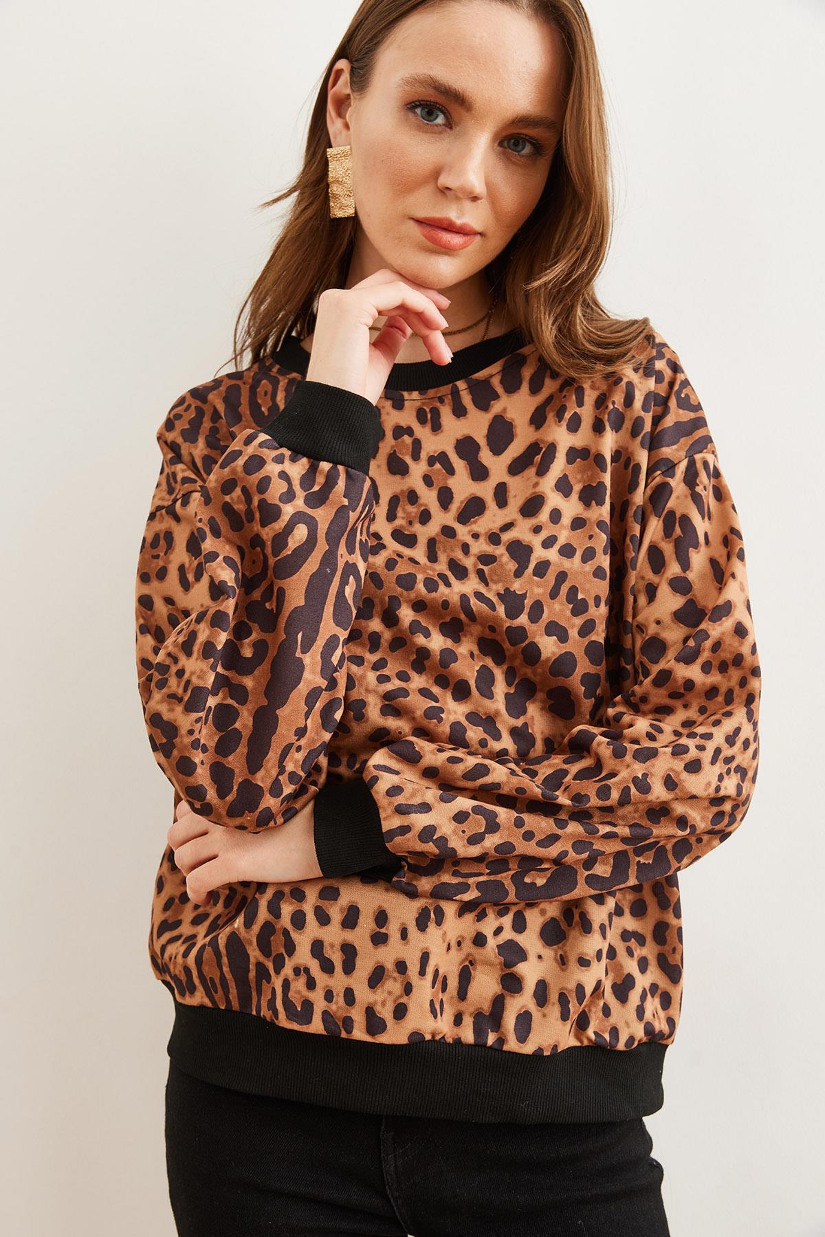 Basic Yumuşak Dokulu Salaş Sweatshirt Kahverengi Leopar