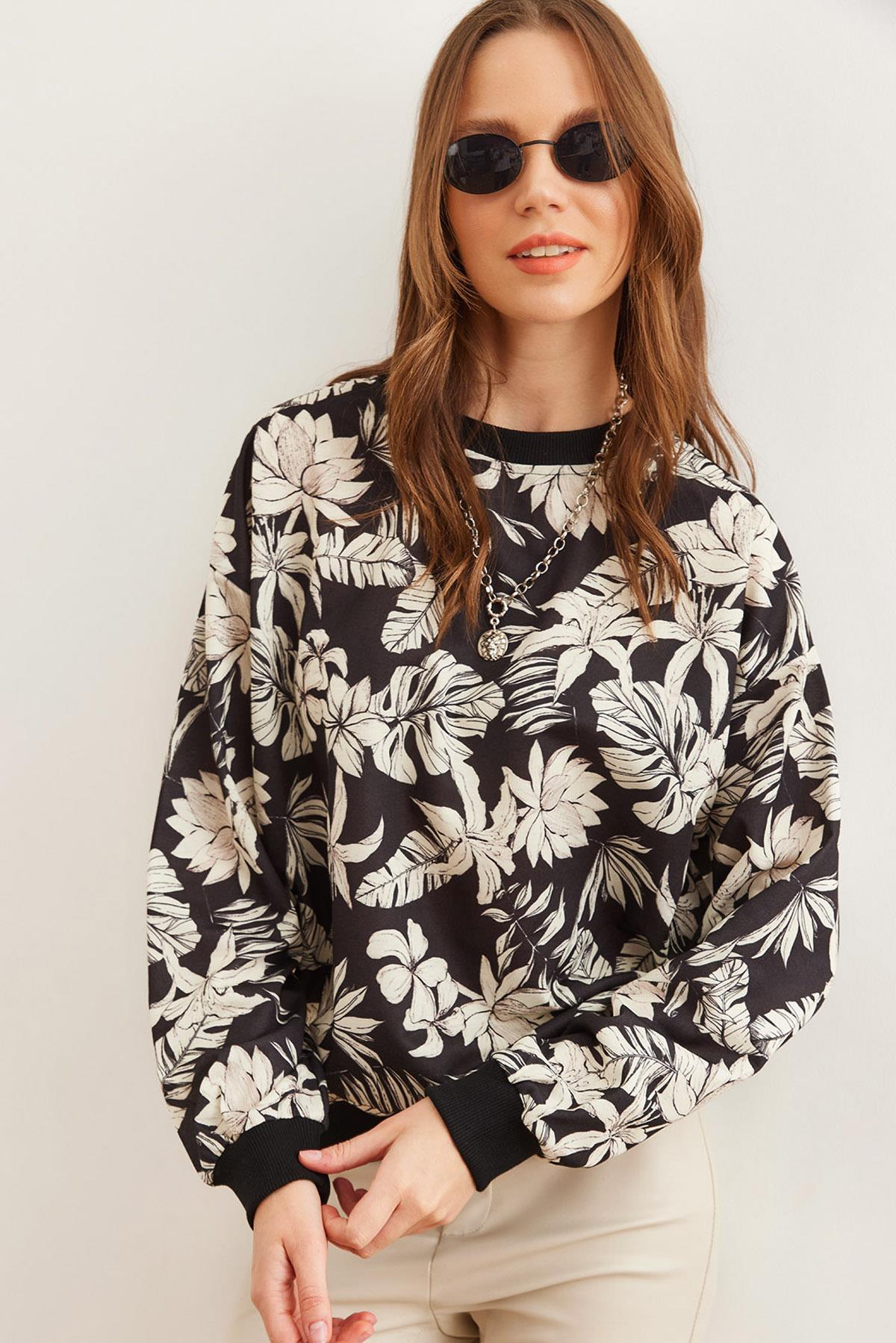 Basic Yumuşak Dokulu Salaş Sweatshirt Çiçek Siyah
