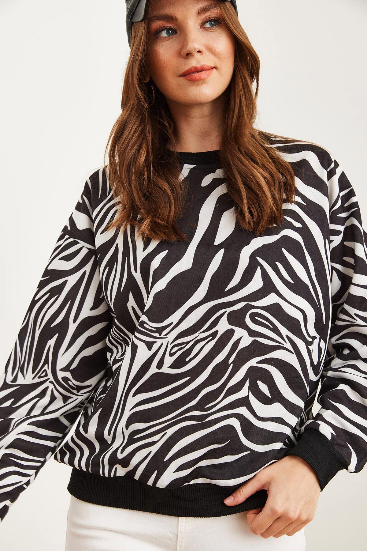 Basic Yumuşak Dokulu Salaş Sweatshirt Zebra