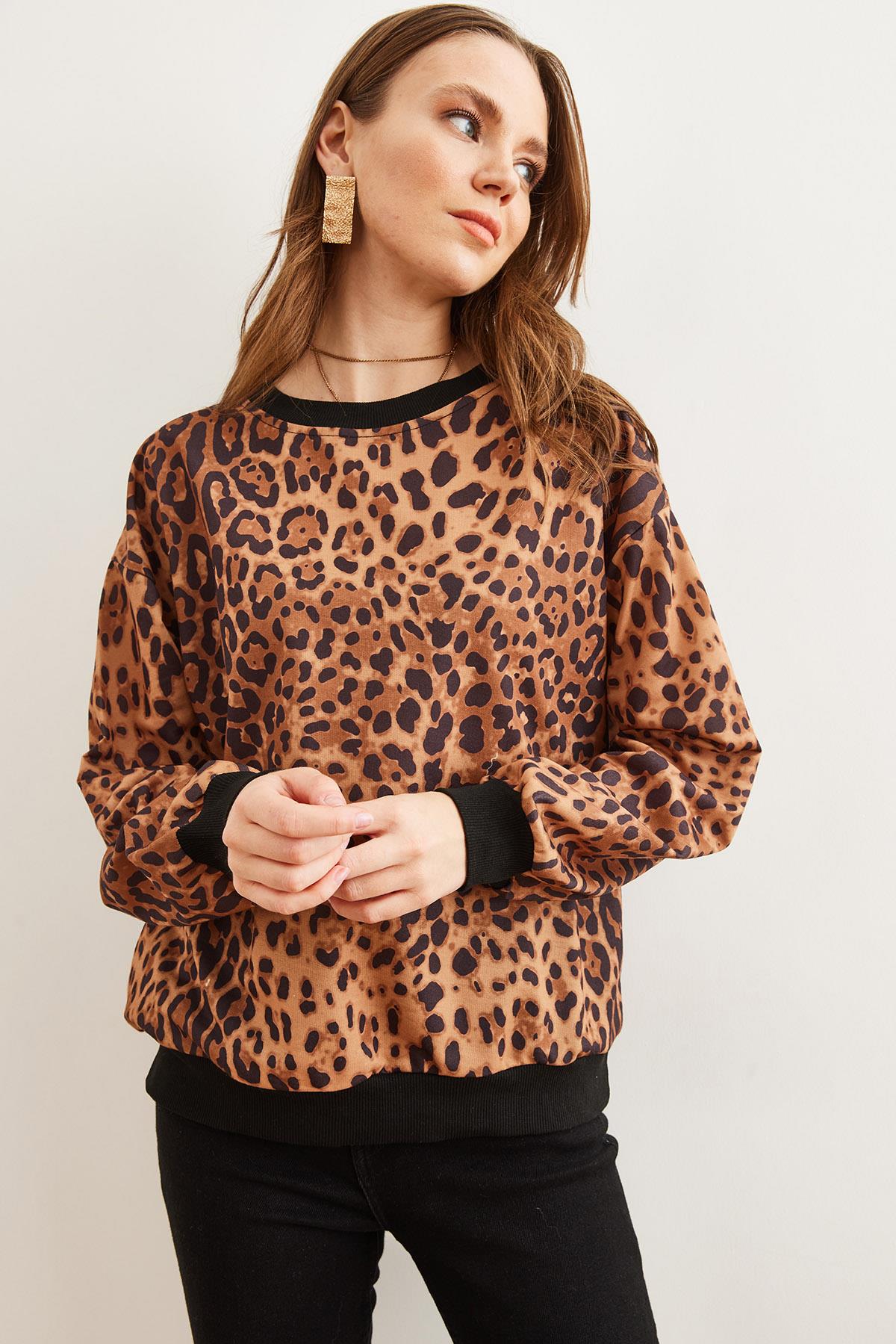 Basic Yumuşak Dokulu Salaş Sweatshirt Kahverengi Leopar