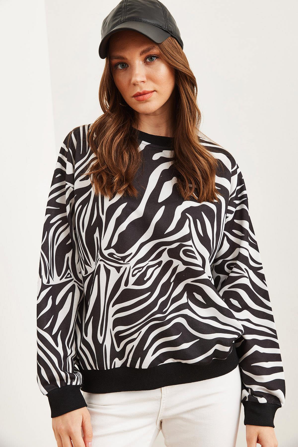Basic Yumuşak Dokulu Salaş Sweatshirt Zebra