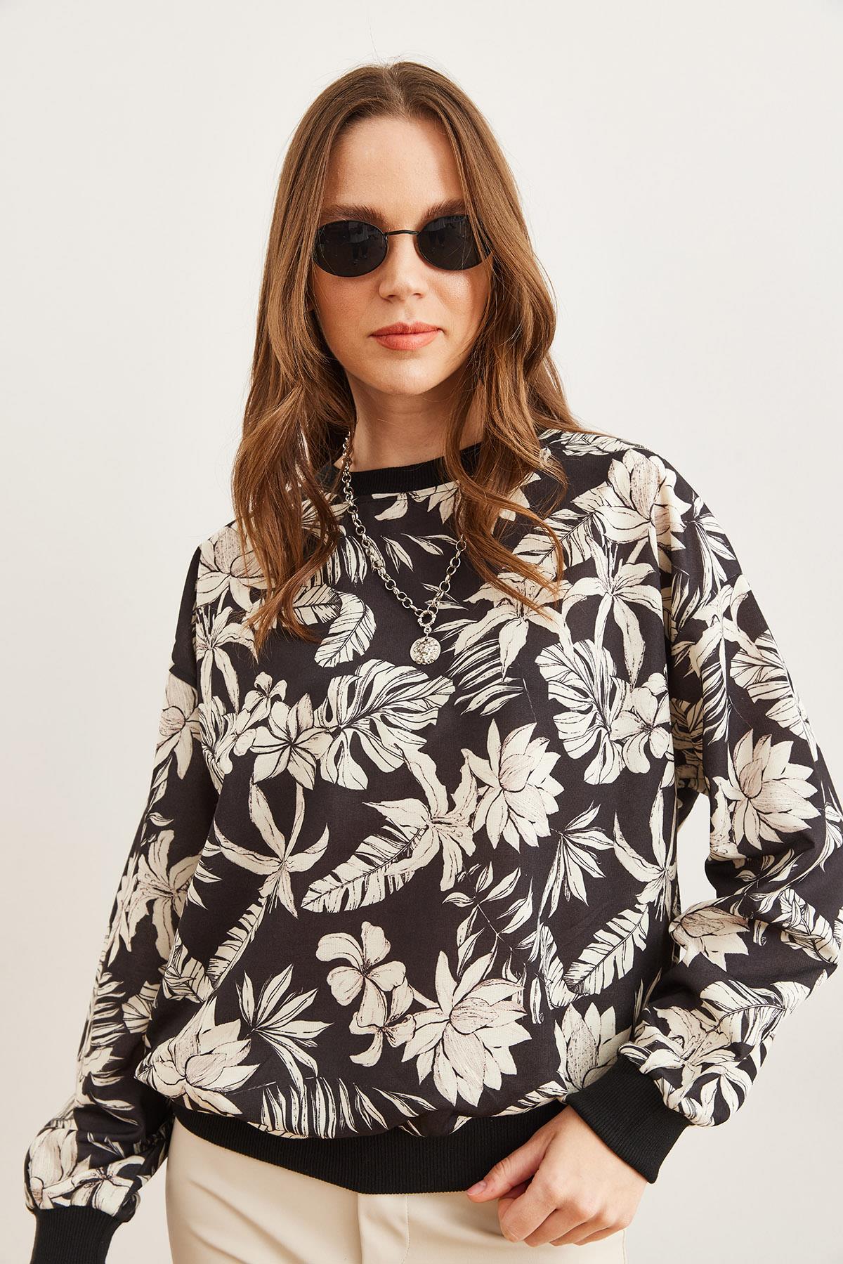 Basic Yumuşak Dokulu Salaş Sweatshirt Çiçek Siyah