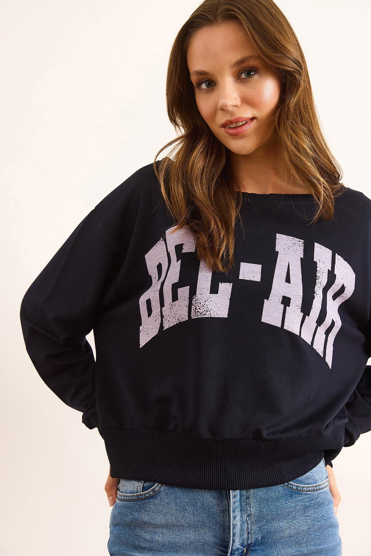 Bel Air Baskılı Kayık Yaka Sweatshirt Lacivert