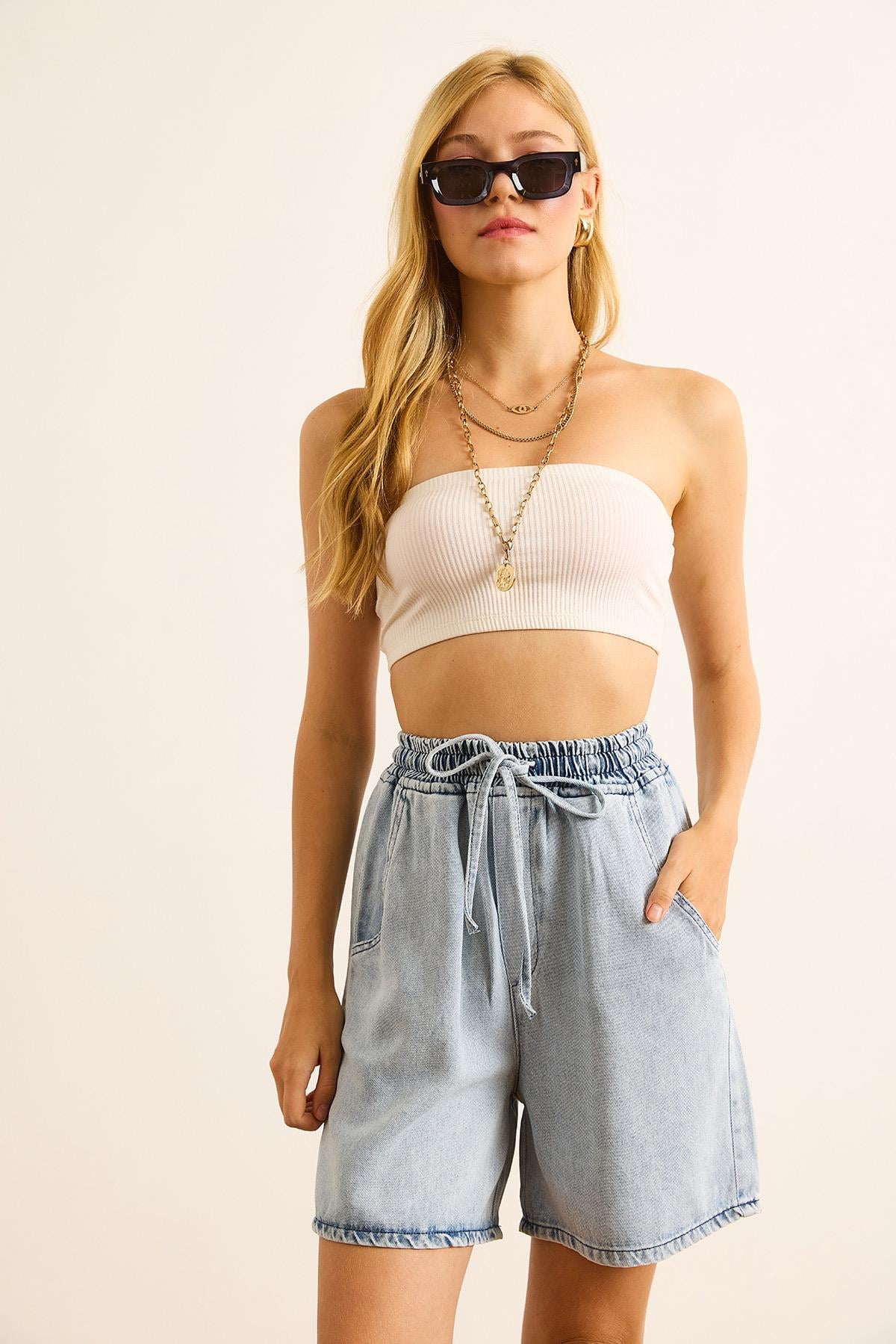 Beli Lastikli Cepli Dökümlü Denim Şort Mavi