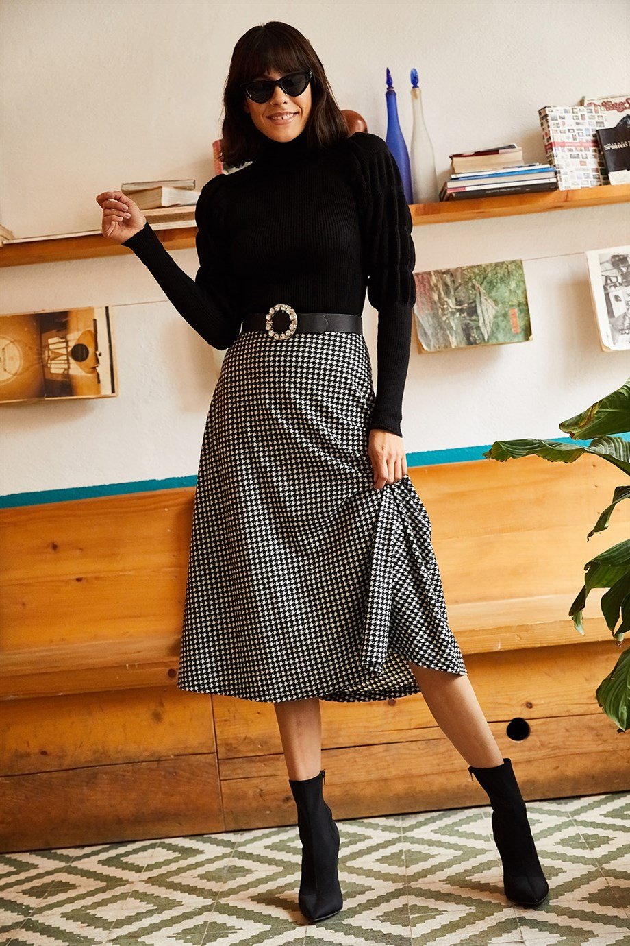 Beli Lastikli Süet Dokulu Çan Etek Kazayağı Siyah