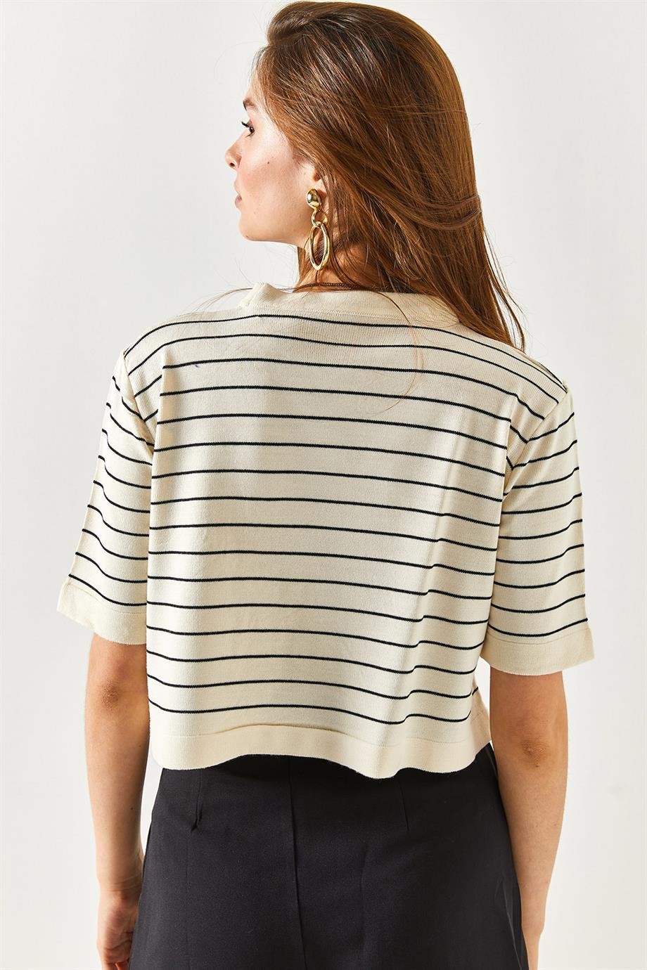 Bisiklet Yaka Çizgili Crop Triko Bluz Ekru