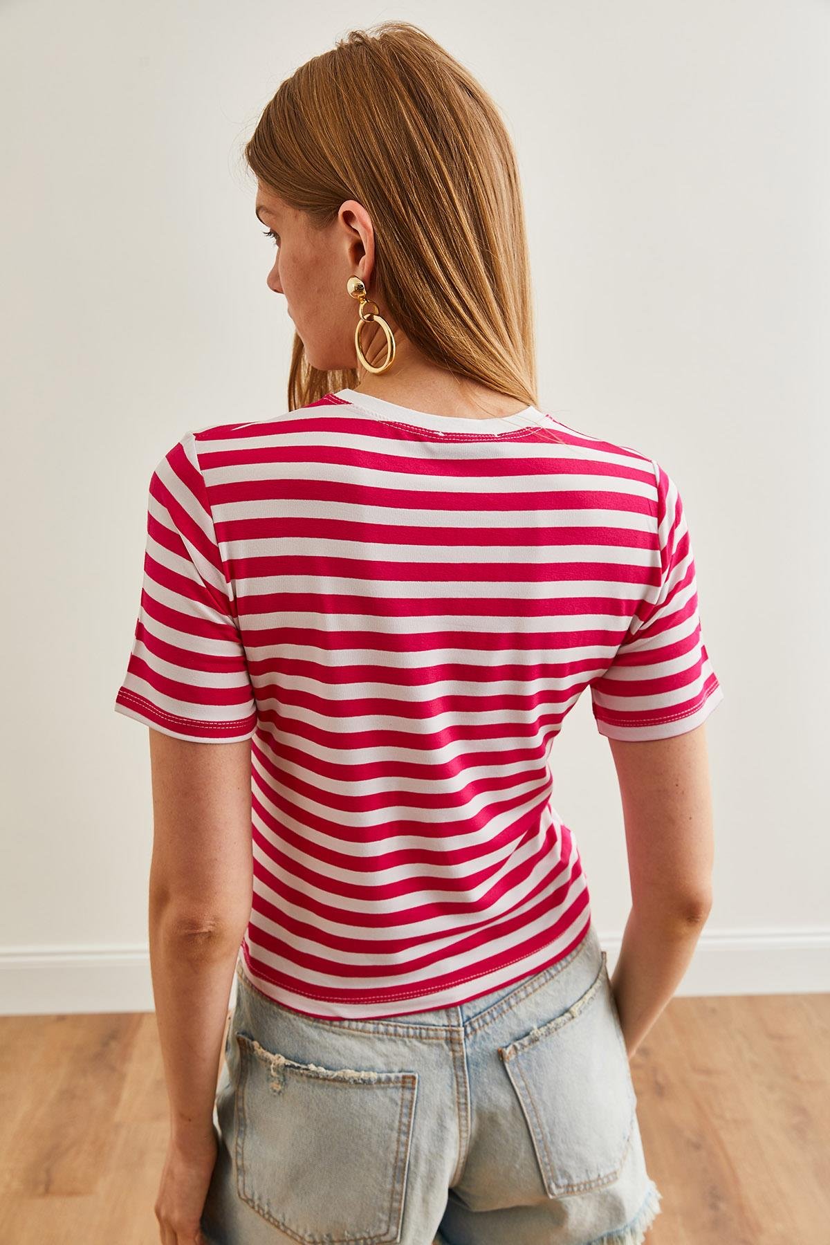 Bisiklet Yaka Çizgili Esnek Crop Tişört Fuşya